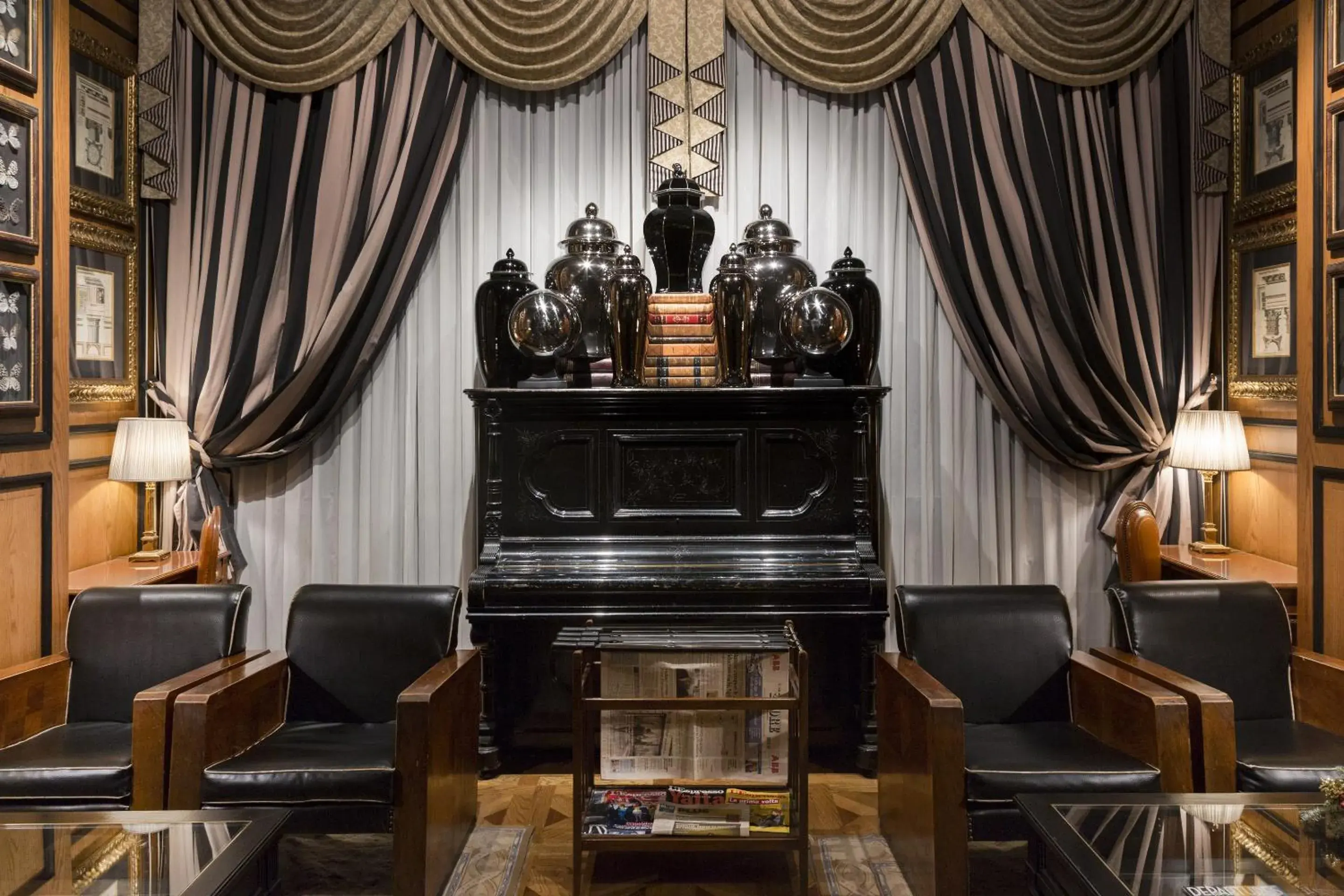 Lobby or reception in Hotel de la Ville Monza - Small Luxury Hotels of the World Lobby or reception in Hotel de la Ville Monza - Small Luxury Hotels of the World