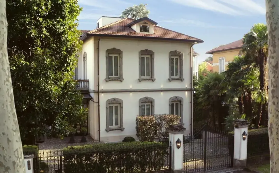 Property building in Hotel de la Ville Monza - Small Luxury Hotels of the World Property building in Hotel de la Ville Monza - Small Luxury Hotels of the World