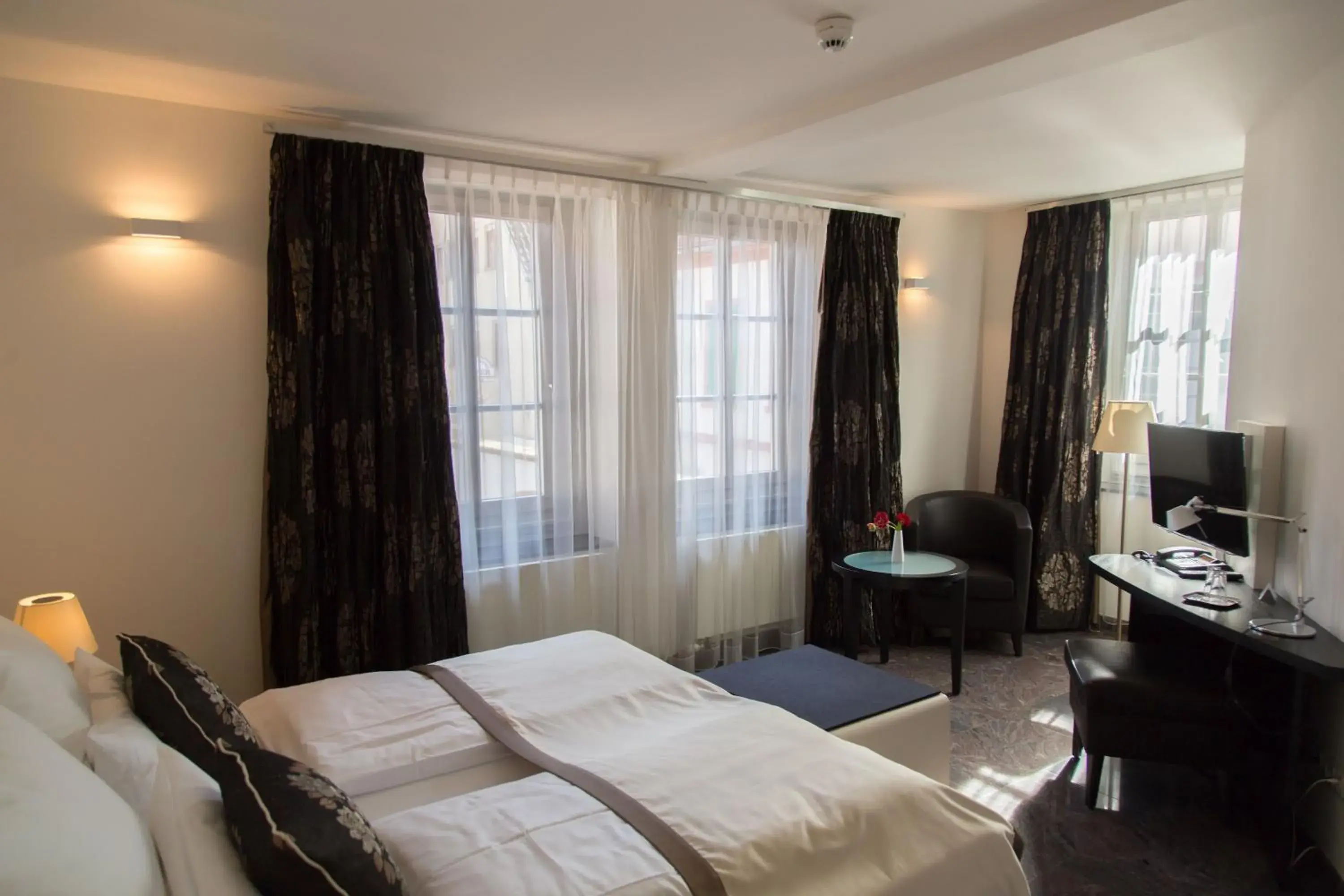 Photo of the whole room, Bed in Kaiser Kulturhotel Photo of the whole room, Bed in Kaiser Kulturhotel