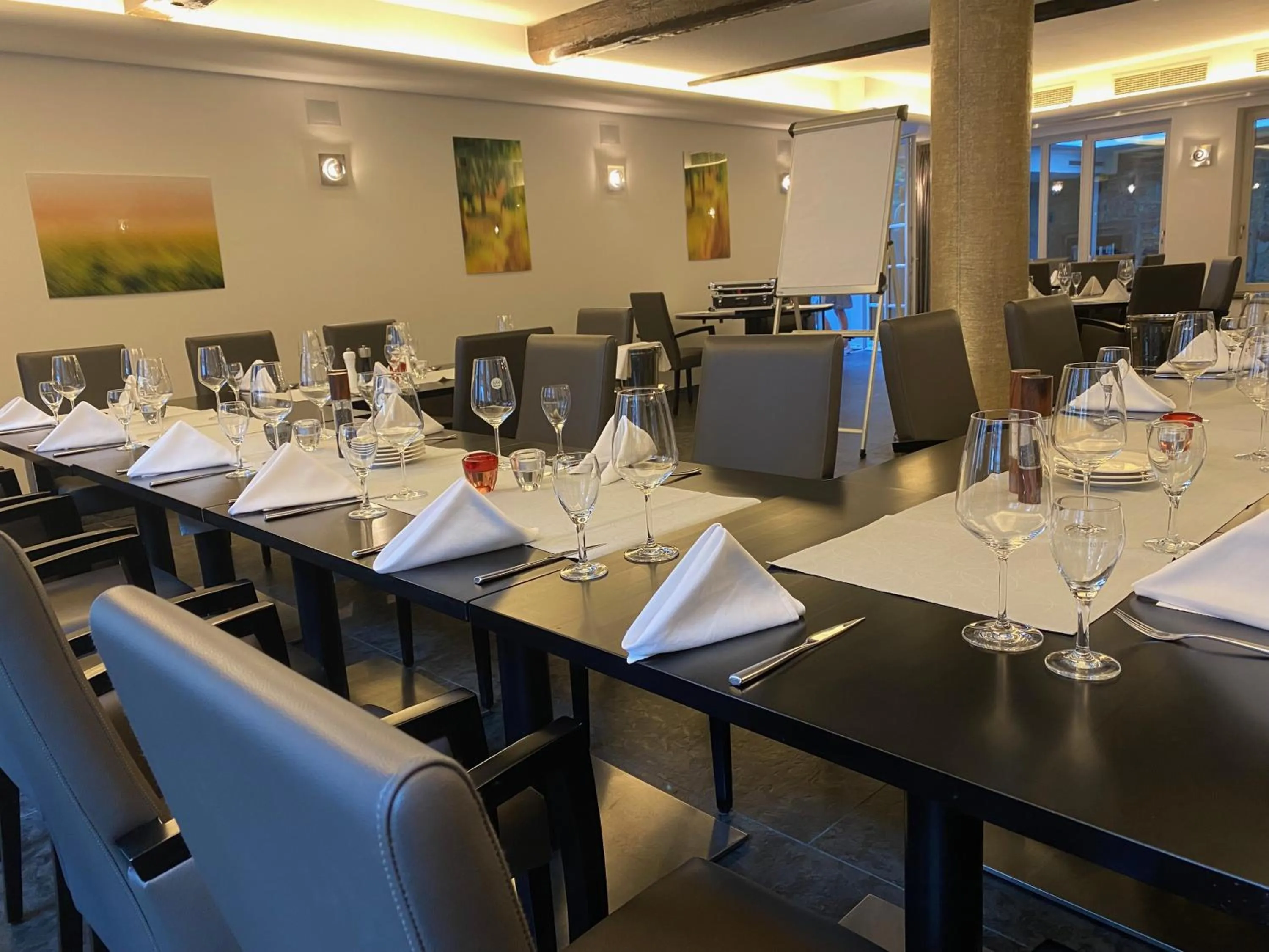 Restaurant/places to eat in Kaiser Kulturhotel