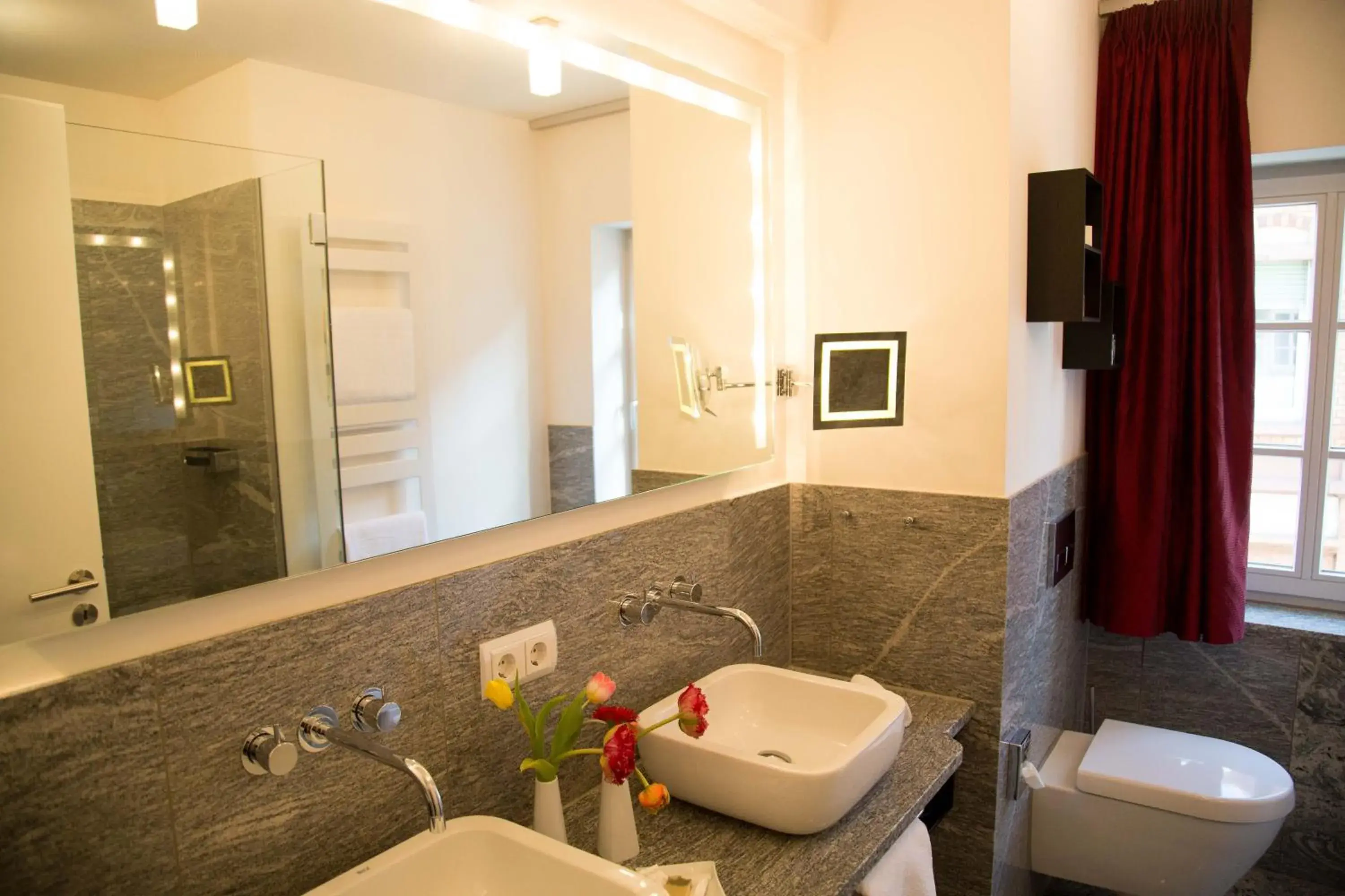 Deluxe Double Room in Kaiser Kulturhotel Deluxe Double Room in Kaiser Kulturhotel