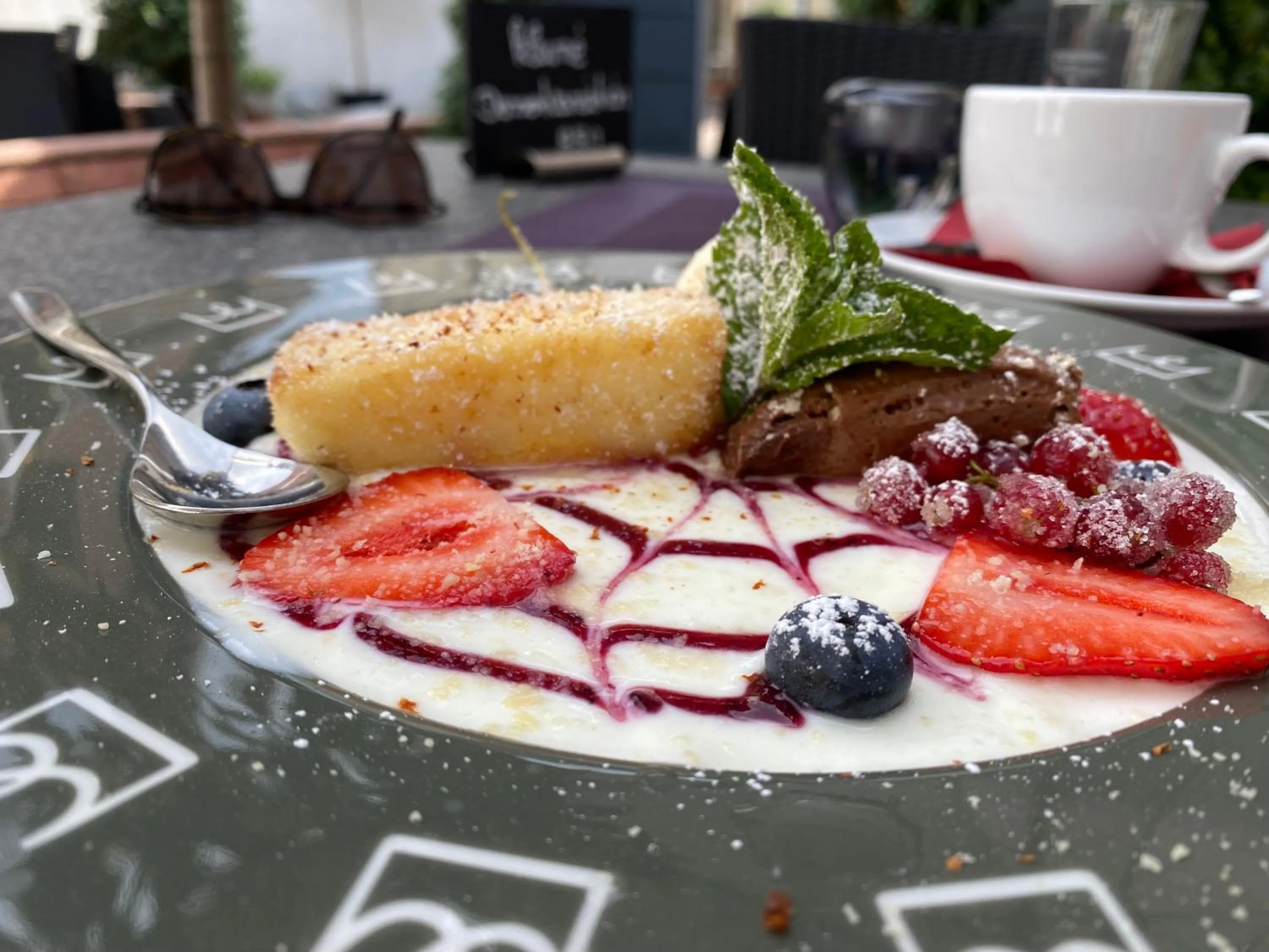 Restaurant/places to eat in Kaiser Kulturhotel