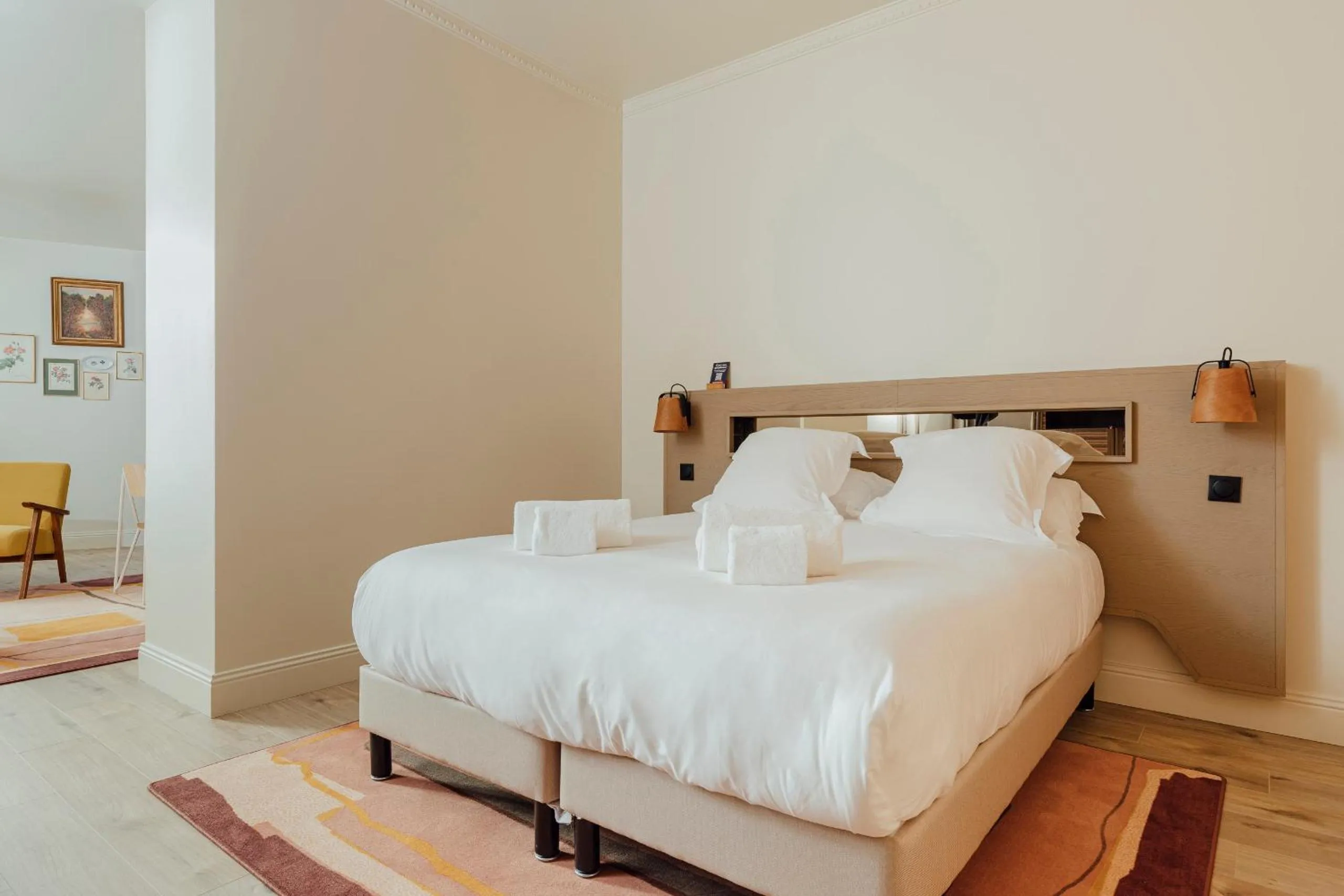 Bed in Hôtel Préfecture - Entrée autonome, réception en ligne - Encore Mieux