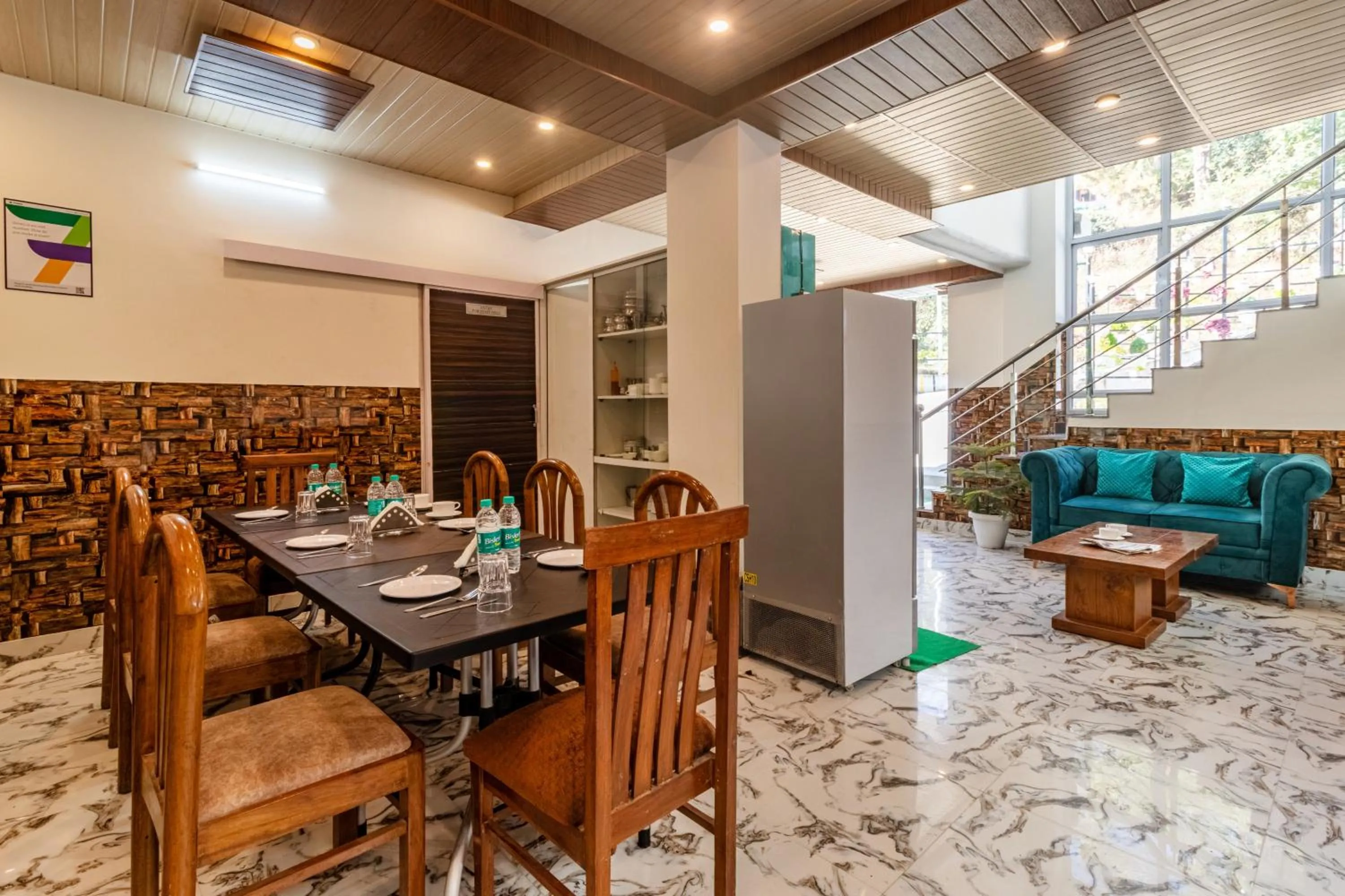 Restaurant/places to eat in Treebo Srishti Vaikunth With Mountain View