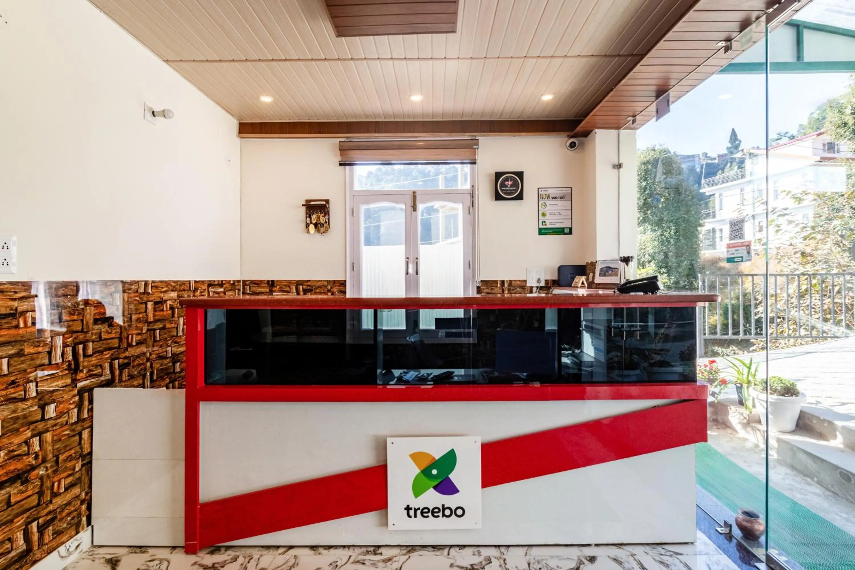 Lobby or reception in Treebo Srishti Vaikunth With Mountain View