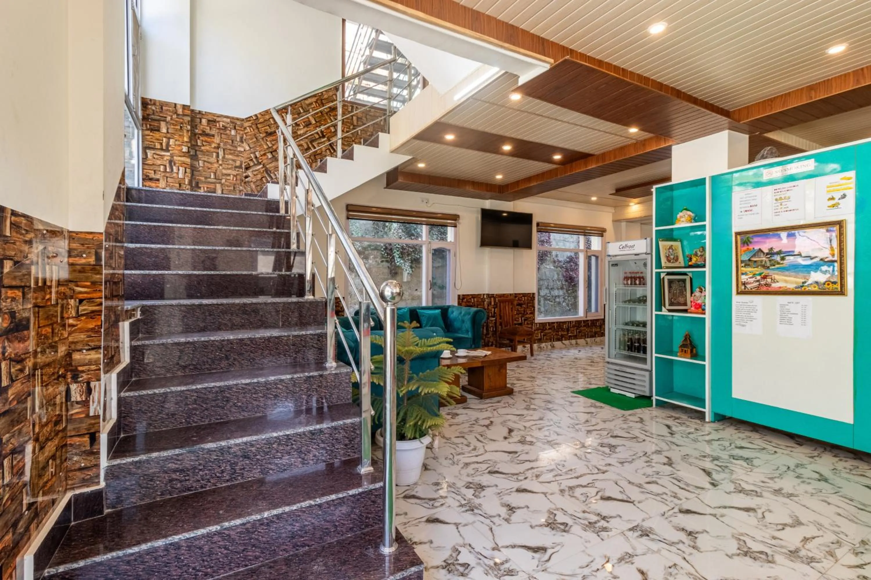 Lobby or reception in Treebo Srishti Vaikunth With Mountain View