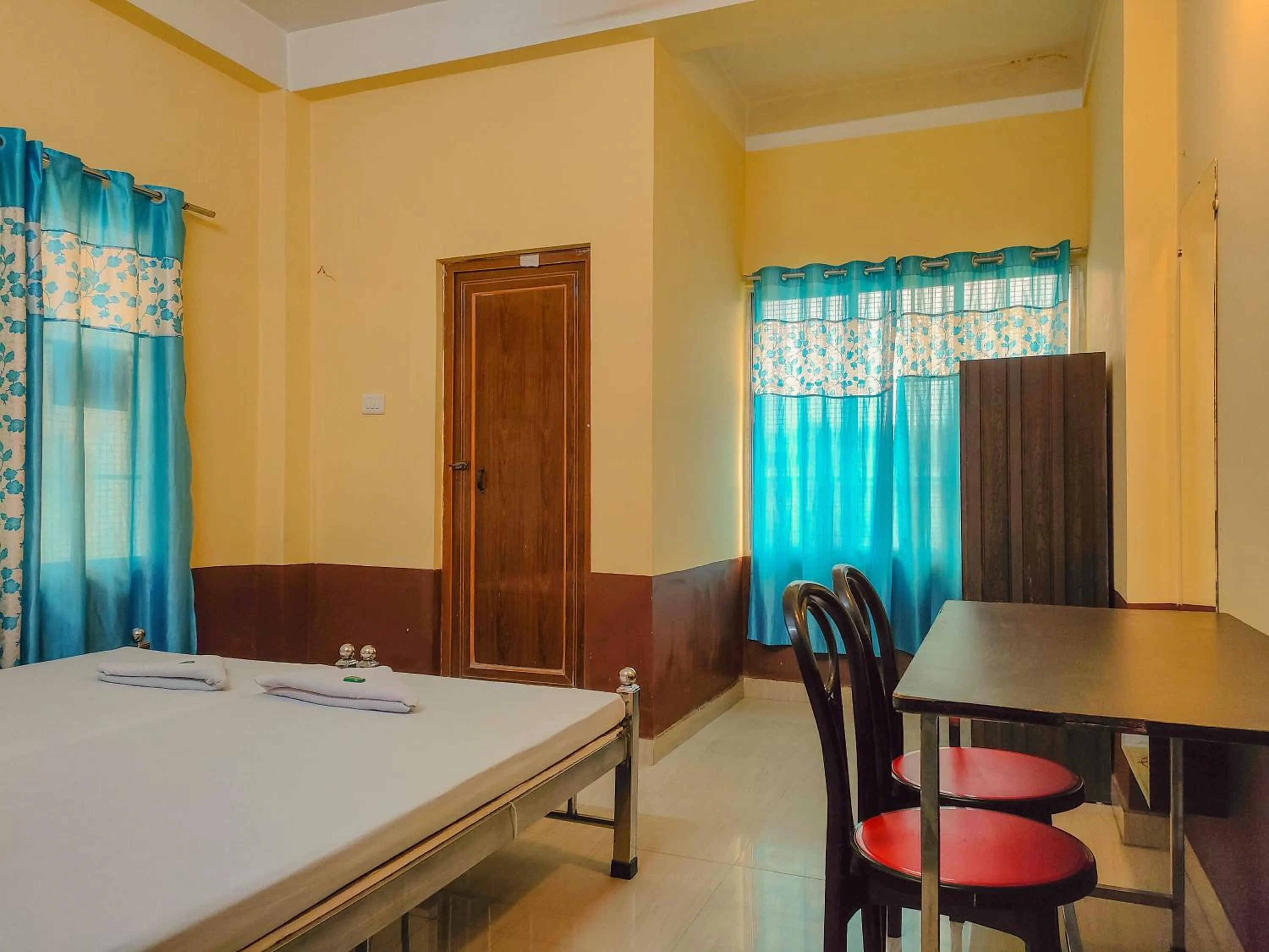 Photo of the whole room, Bed in Ushashee Amidst Nature