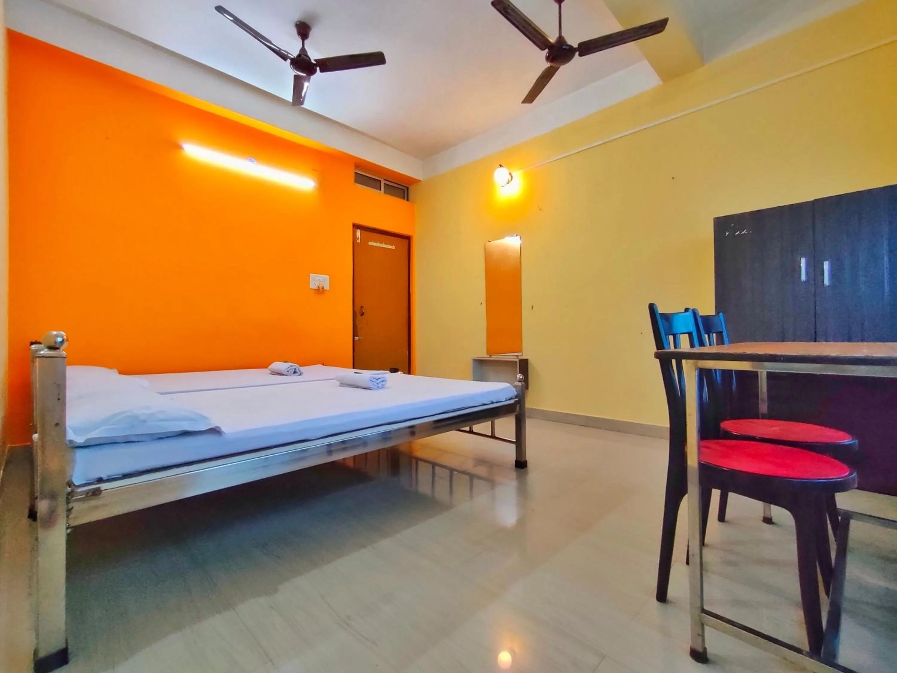 Photo of the whole room, Bed in Ushashee Amidst Nature