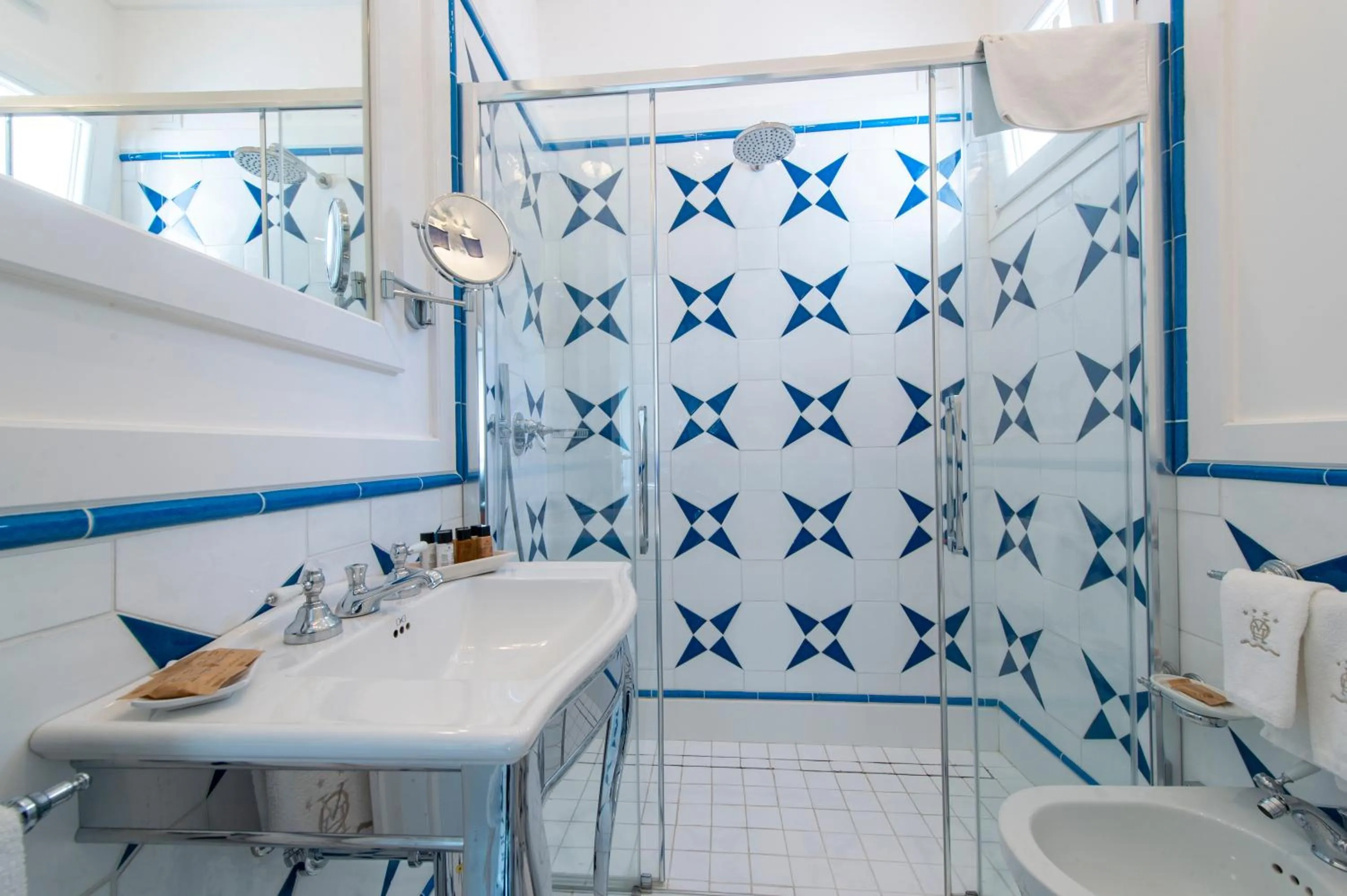 Bathroom in Hotel Onda Verde