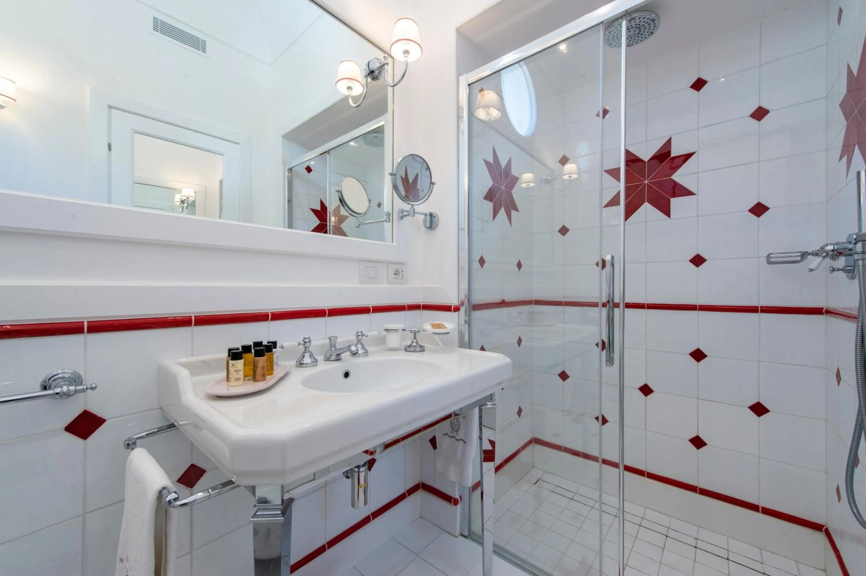 Bathroom in Hotel Onda Verde