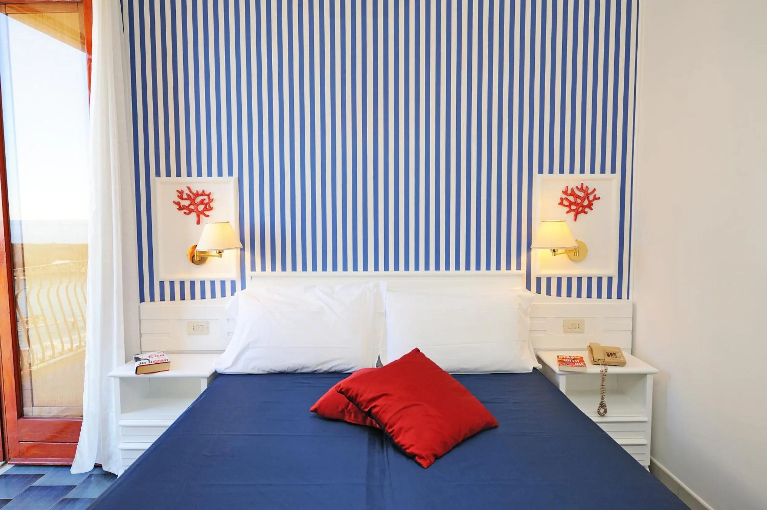 View (from property/room), Bed in Hotel La Bussola