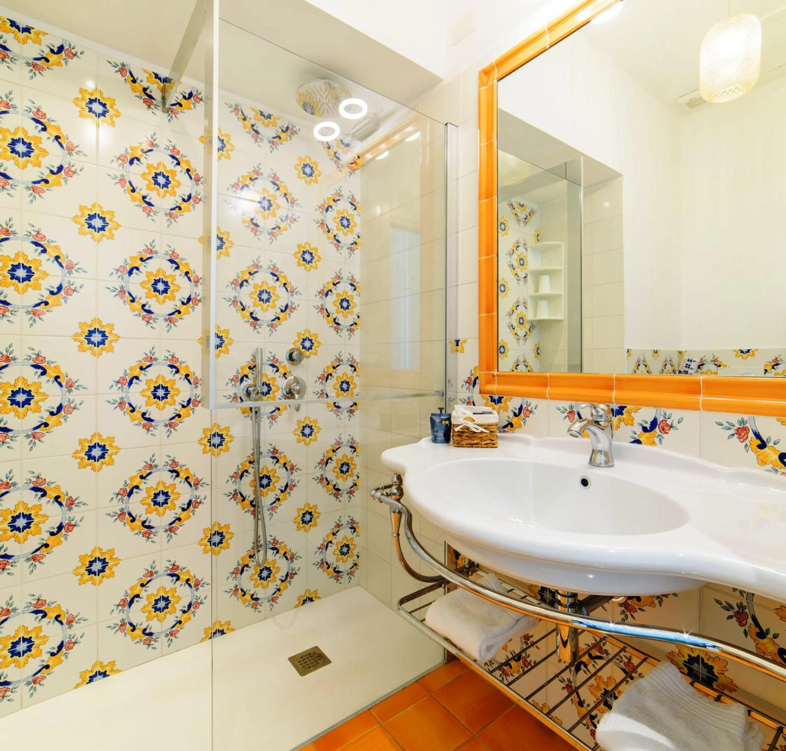 Bathroom in Hotel La Bussola