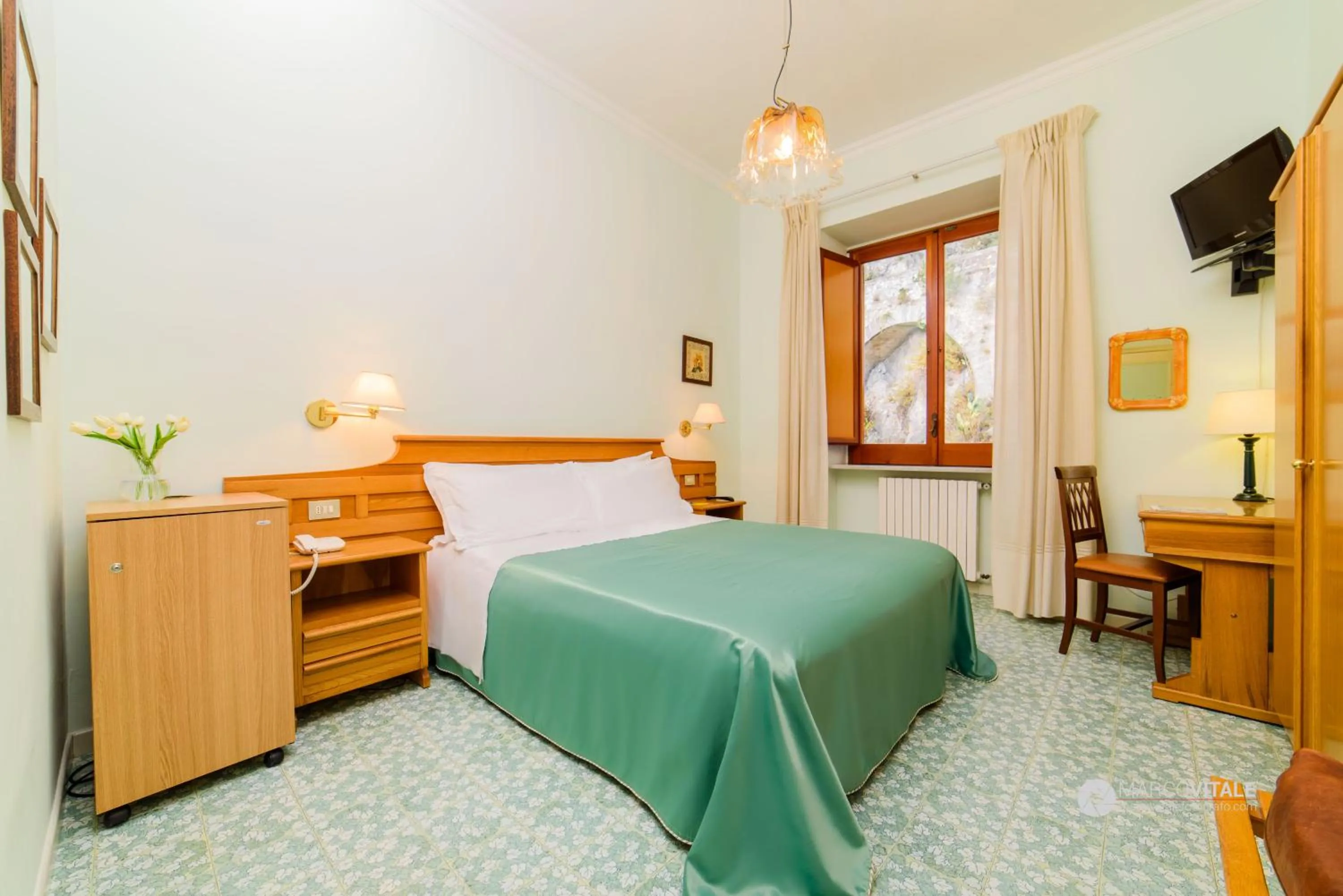 Bedroom, Bed in Hotel La Bussola