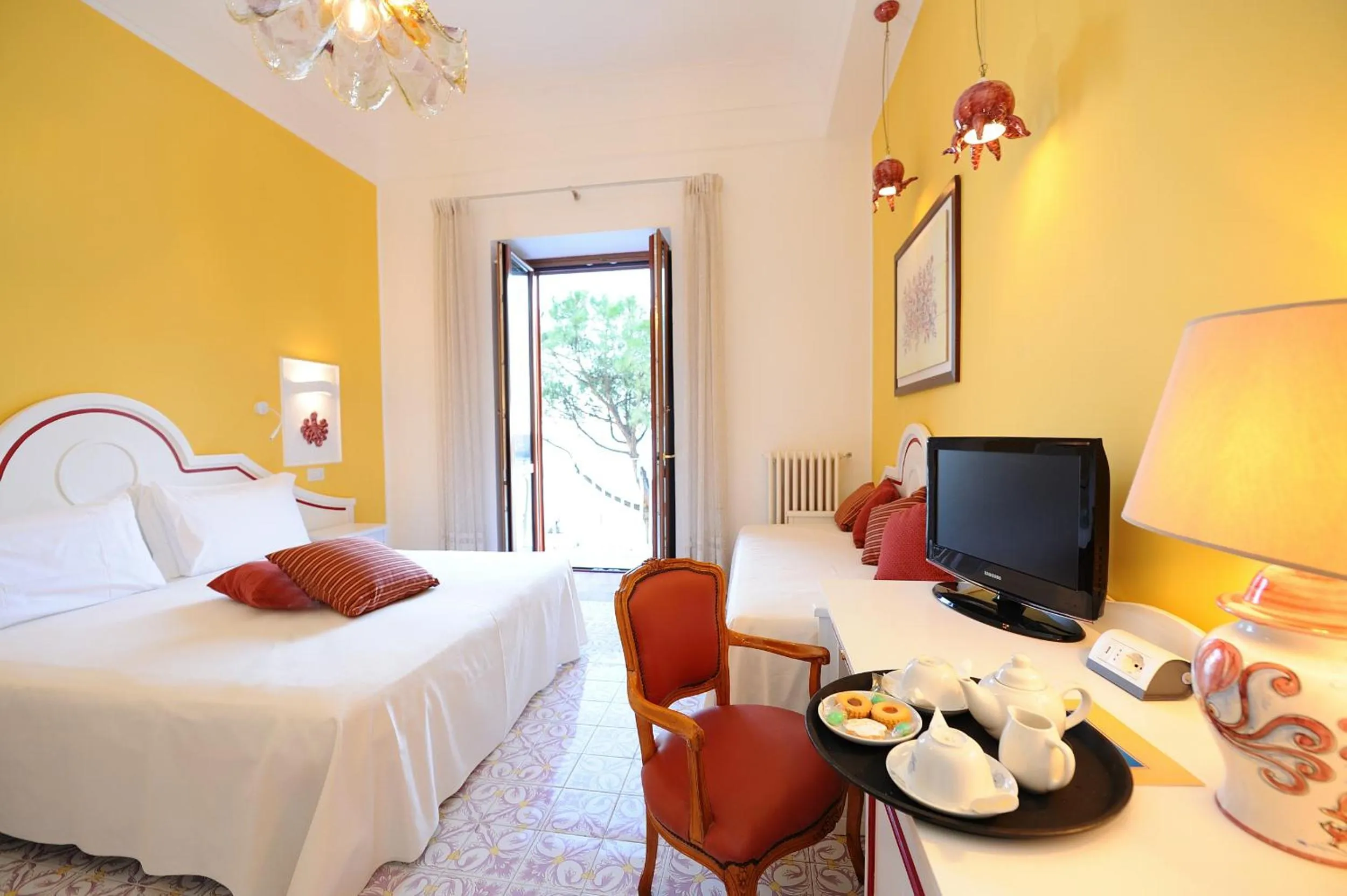 View (from property/room), Bed in Hotel La Bussola