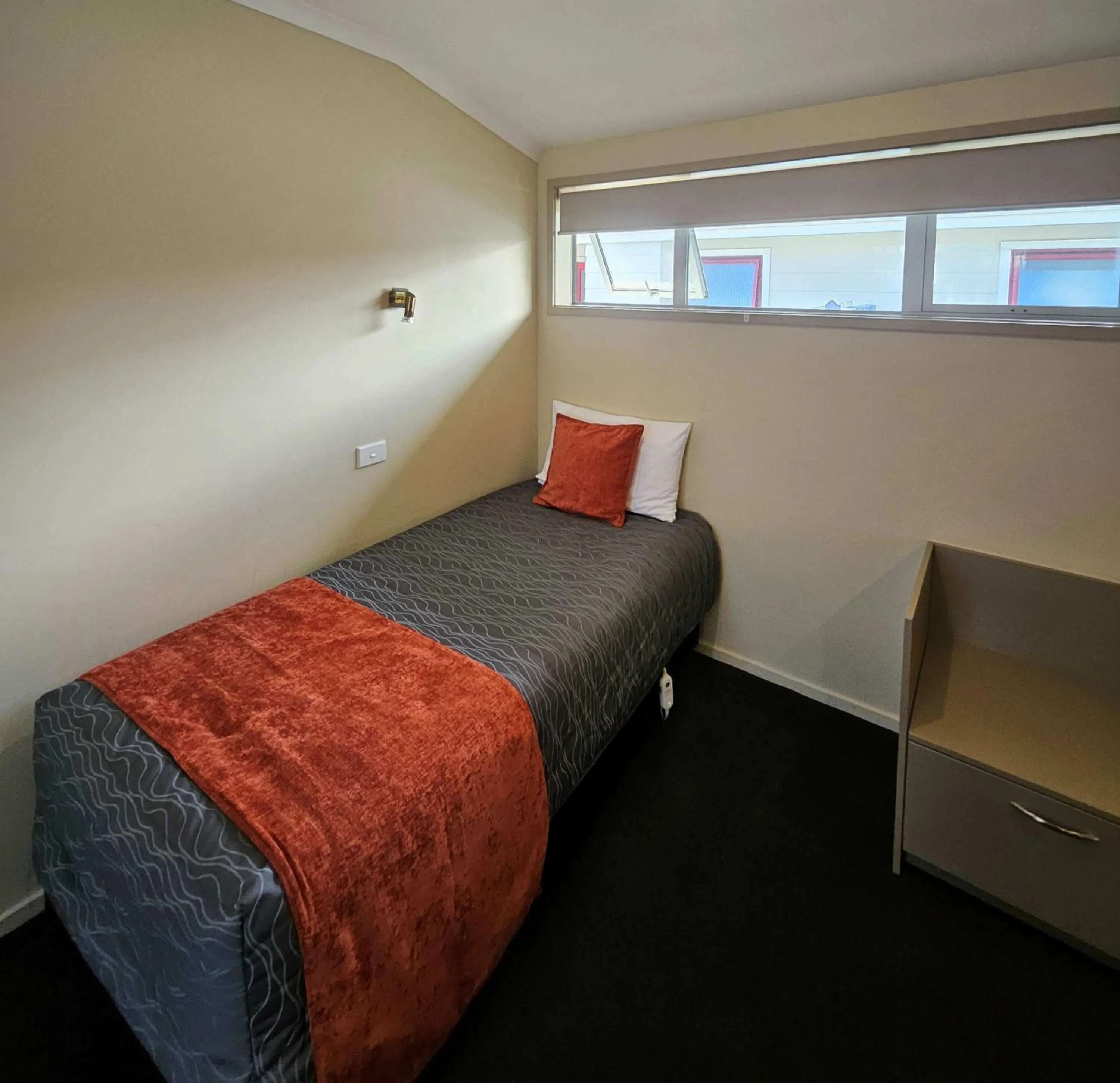 Bedroom, Bed in Scenicland Motels