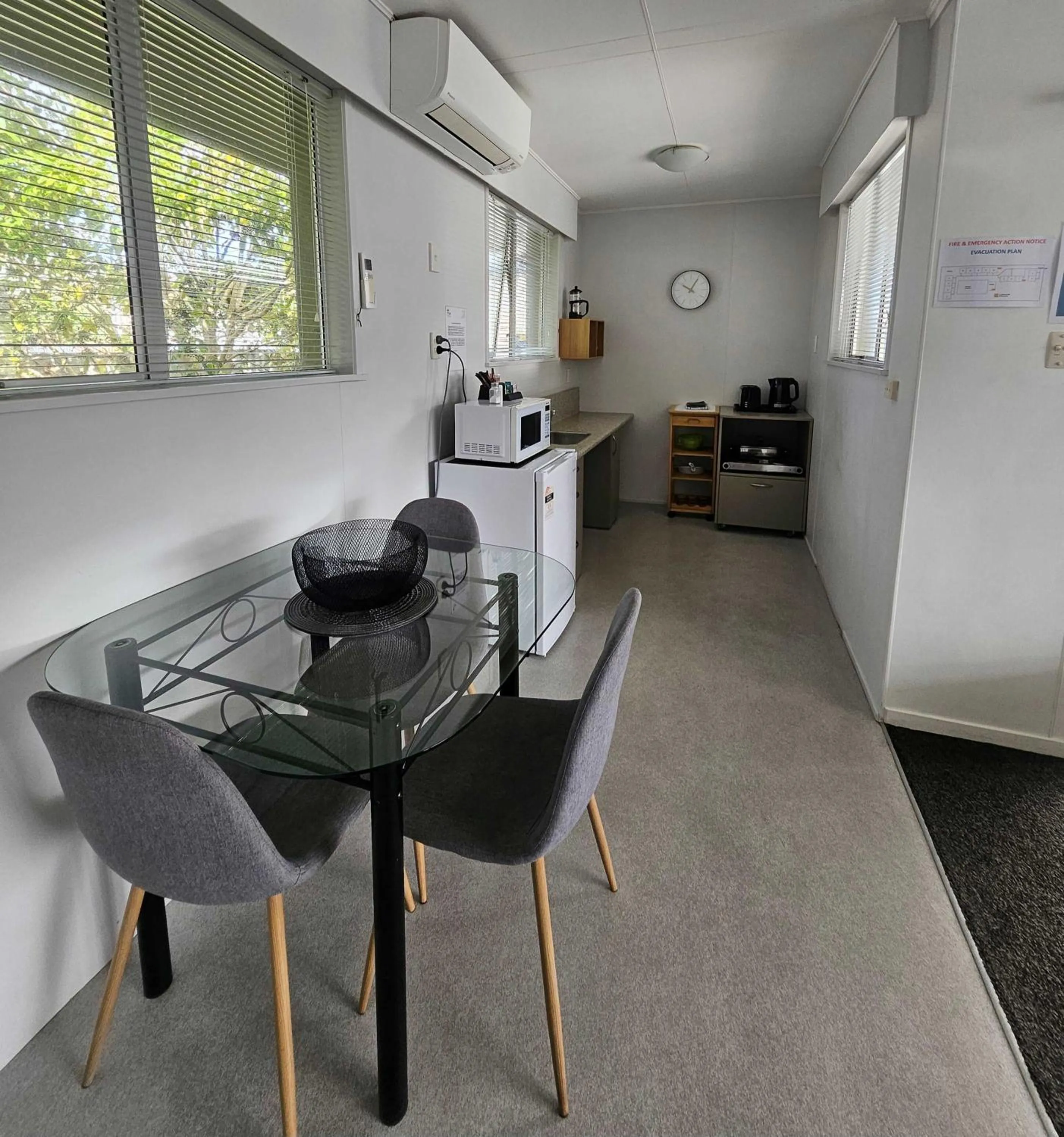 Dining area in Scenicland Motels