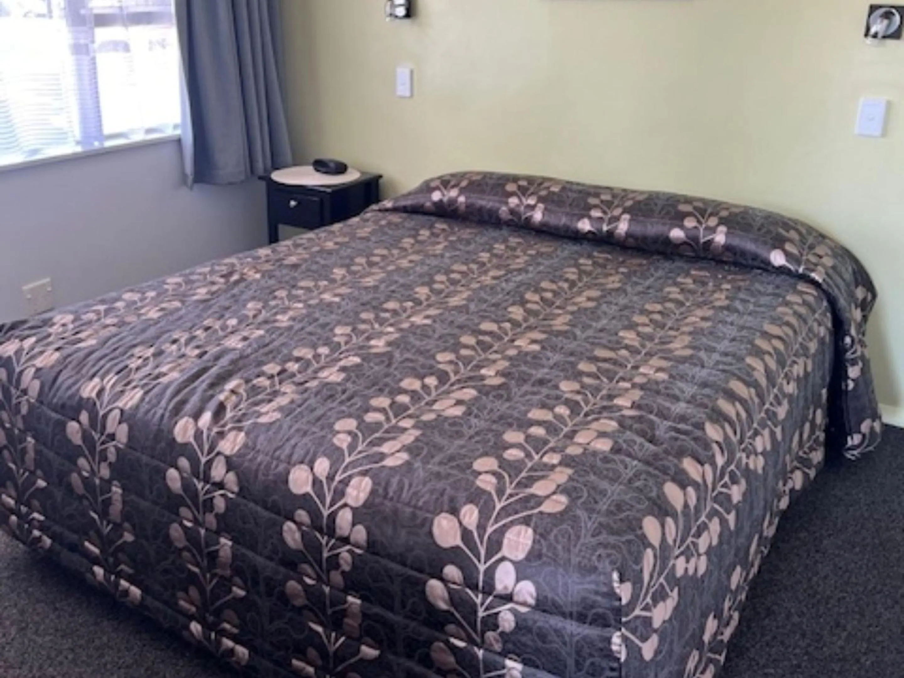 Bed in Scenicland Motels