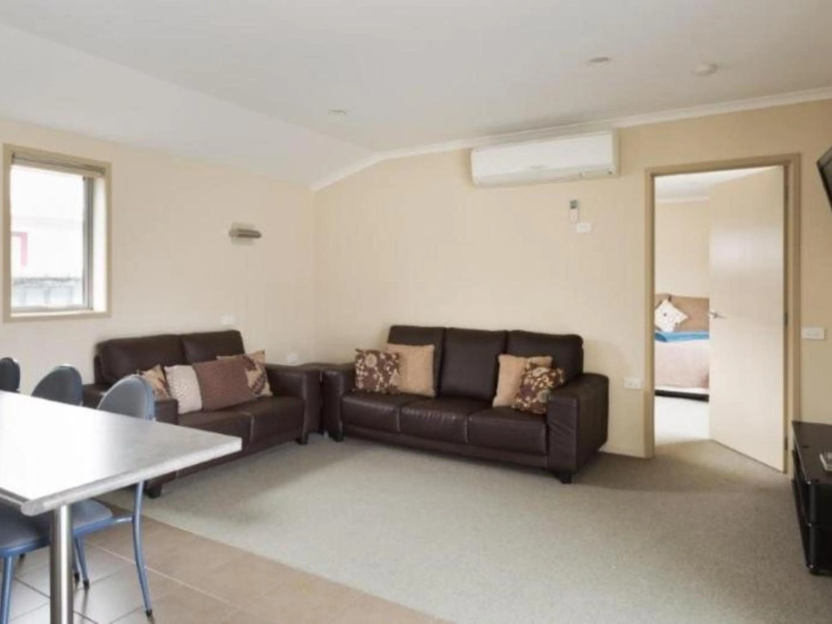 Living room in Scenicland Motels