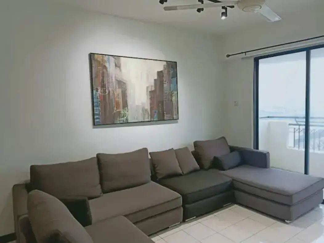 3 Rooms 10 pax VKA near LRT Axiata Bkt-Jalil IMU APU 3 Rooms 10 pax VKA near LRT Axiata Bkt-Jalil IMU APU