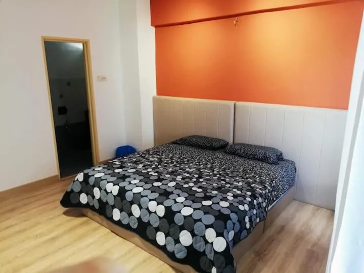 3 Rooms 10 pax VKA near LRT Axiata Bkt-Jalil IMU APU
