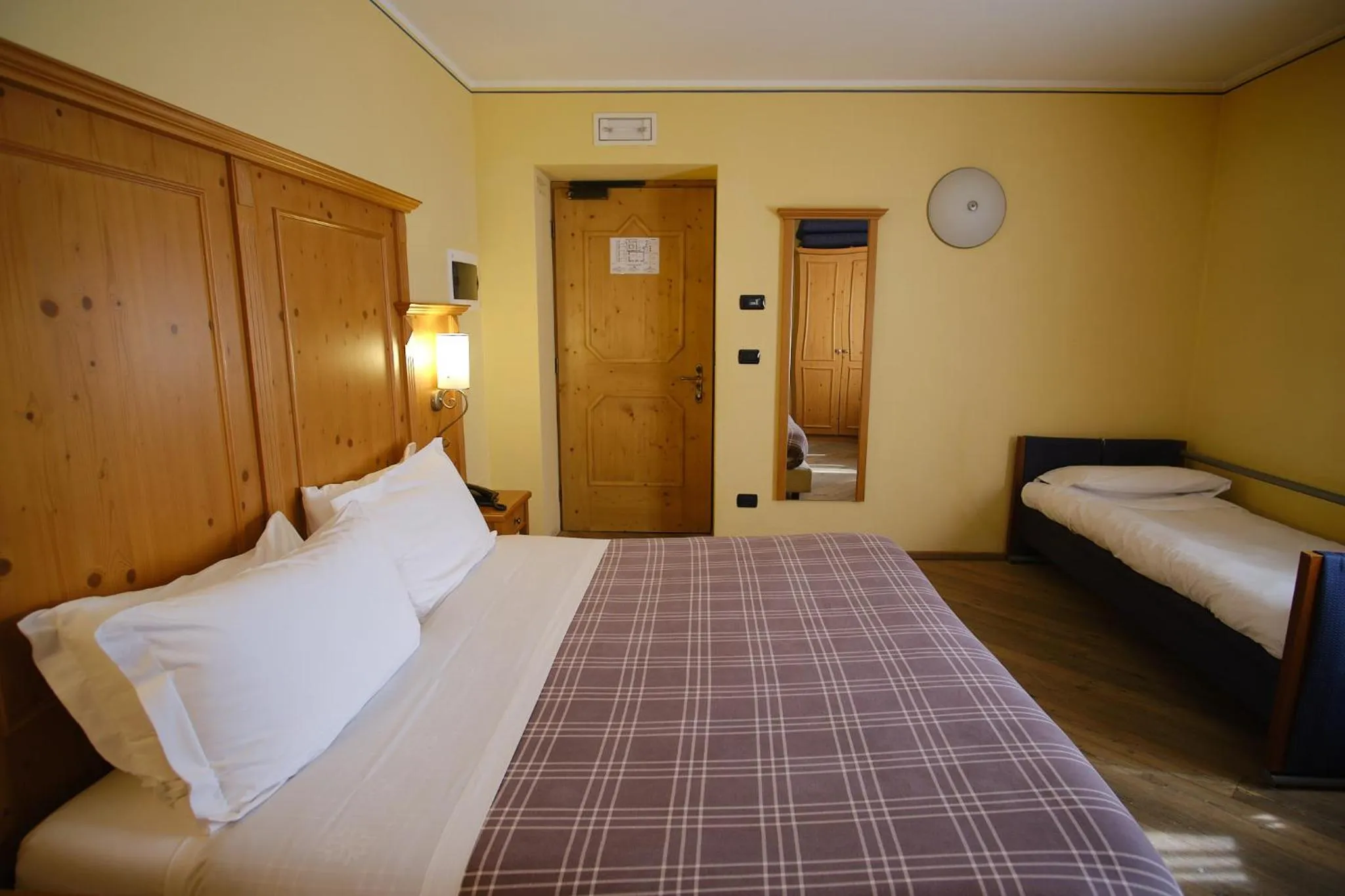 Bed in Hotel Bes & Spa