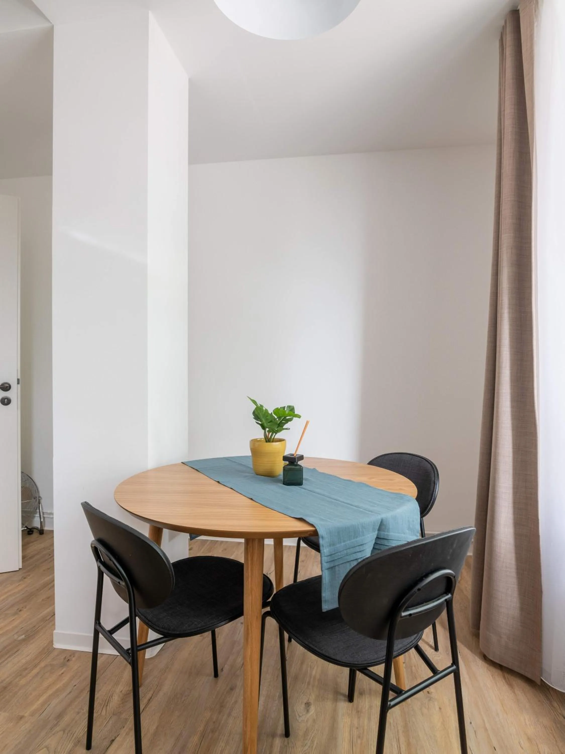 Seating area in Limehome Salzgitter A-Schweitzer-Str