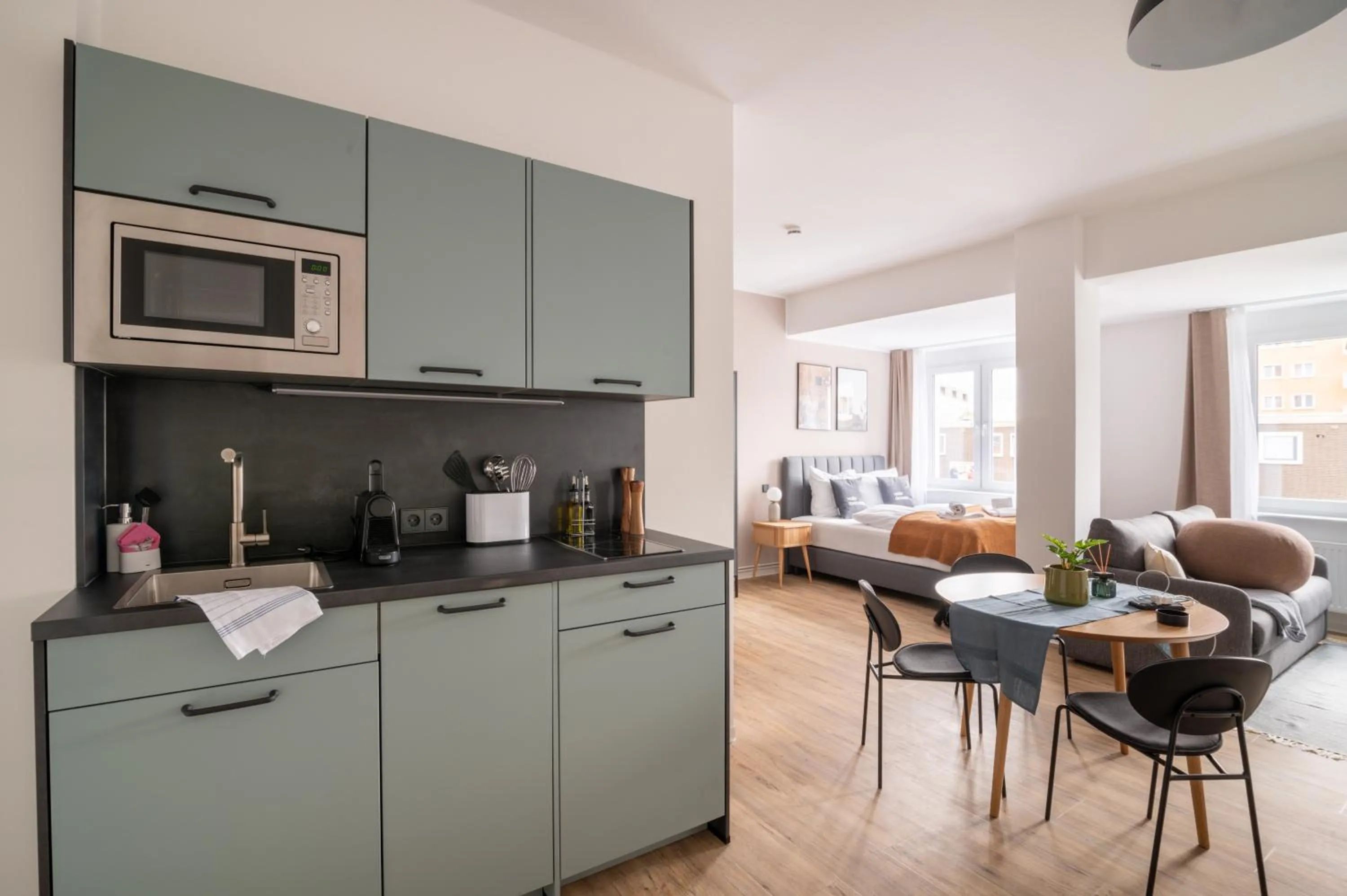 Dining area in Limehome Salzgitter A-Schweitzer-Str