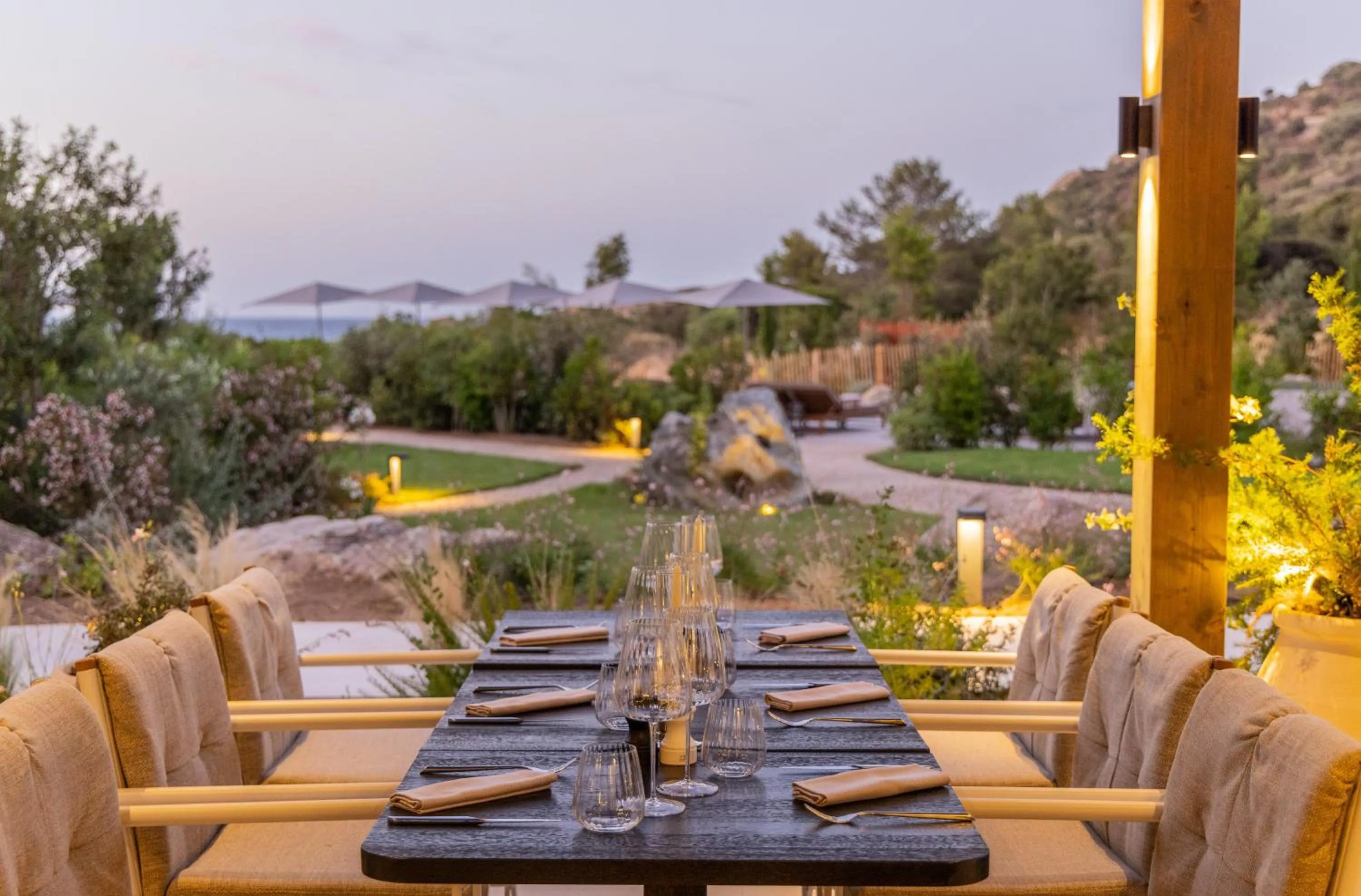 Restaurant/places to eat in Casa Paradisu