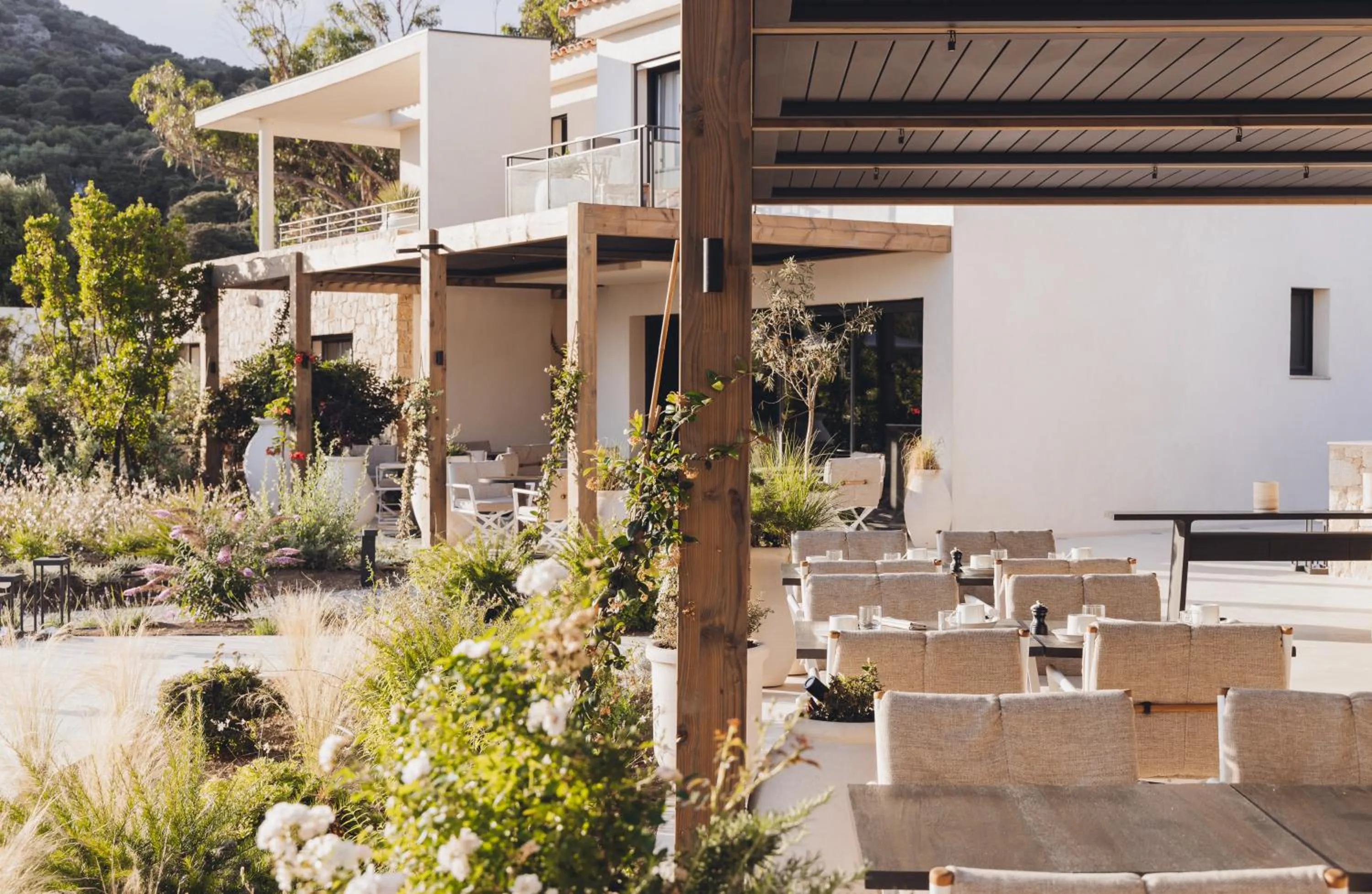 Restaurant/places to eat in Casa Paradisu