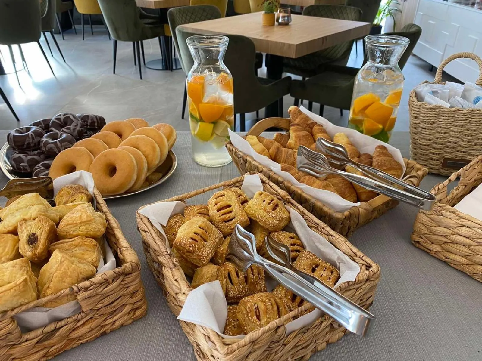 Buffet breakfast in Panorama Hill Hotel