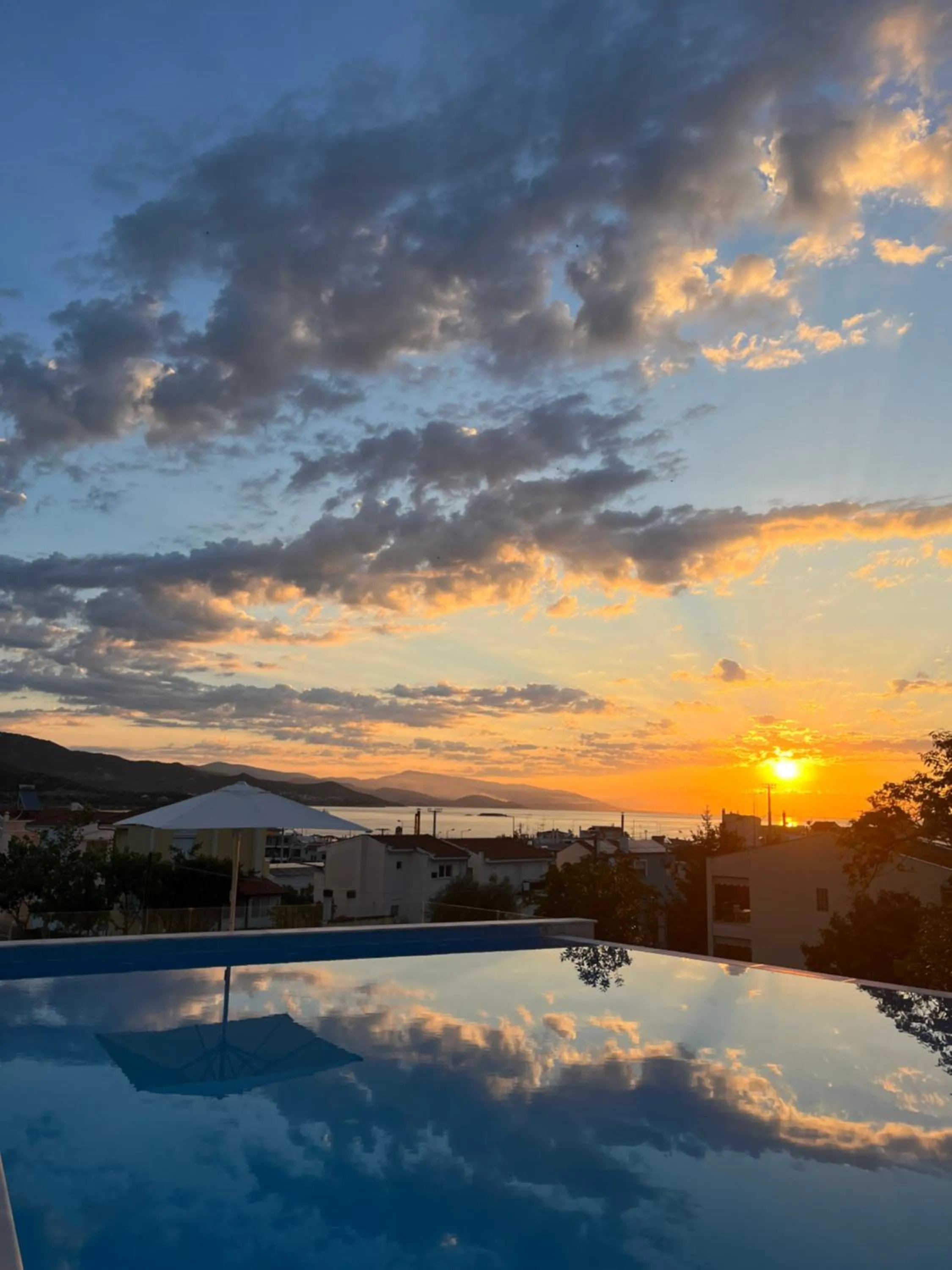 Sunrise in Panorama Hill Hotel