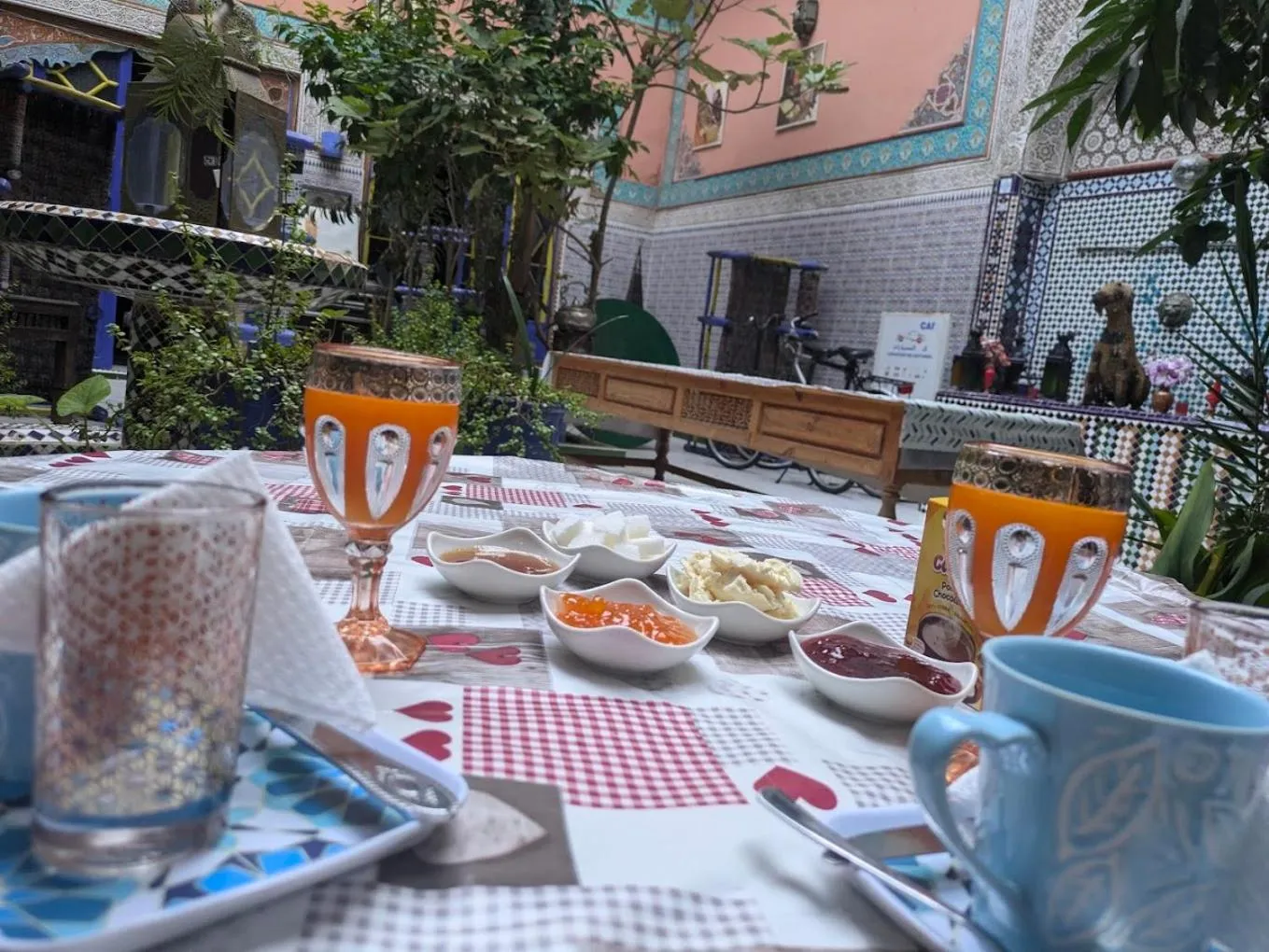 Patio in Riad Carole - Perfect for Families & Groups