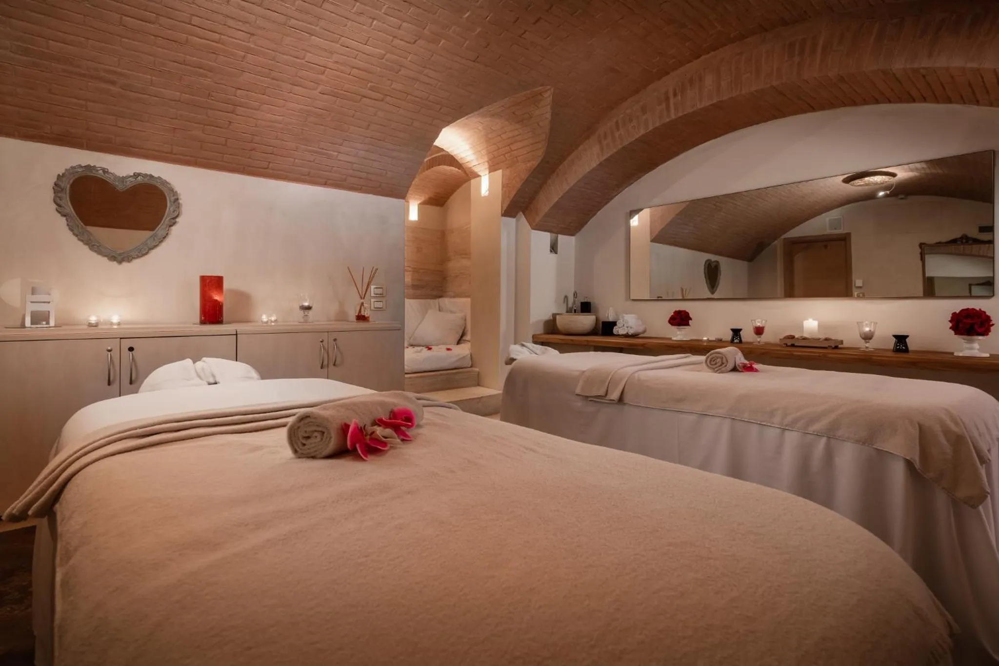 Massage, Bed in Castello di Velona Resort, Thermal SPA & Winery
