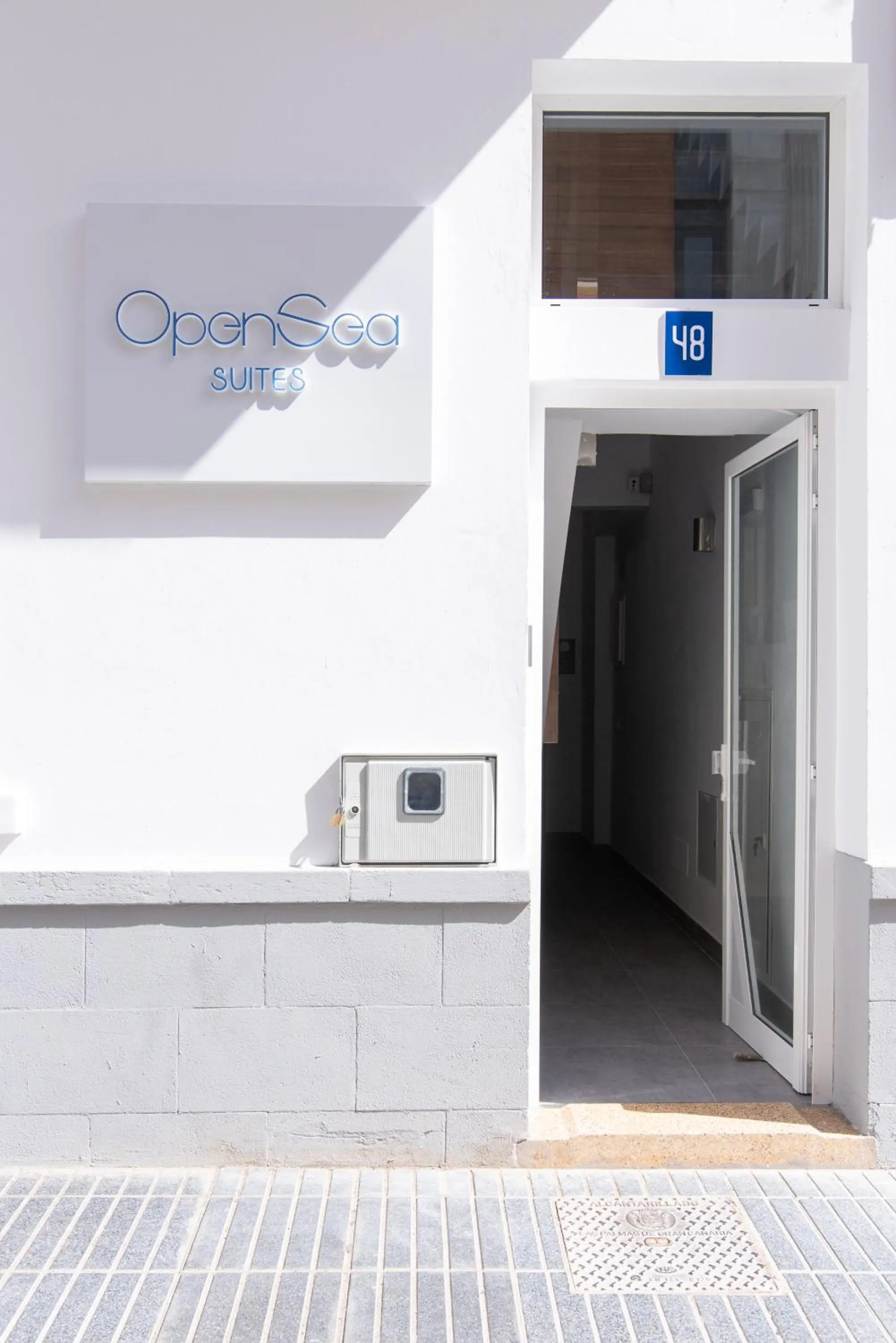Facade/entrance in Open Sea Suites
