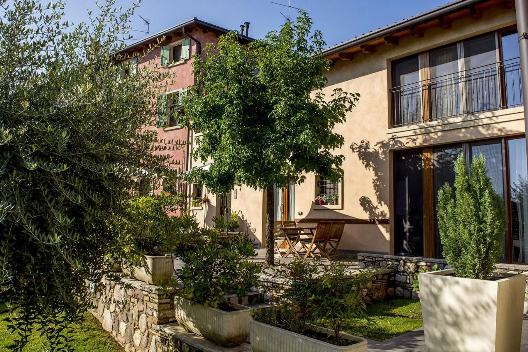 Property building in La Casa del Nonno