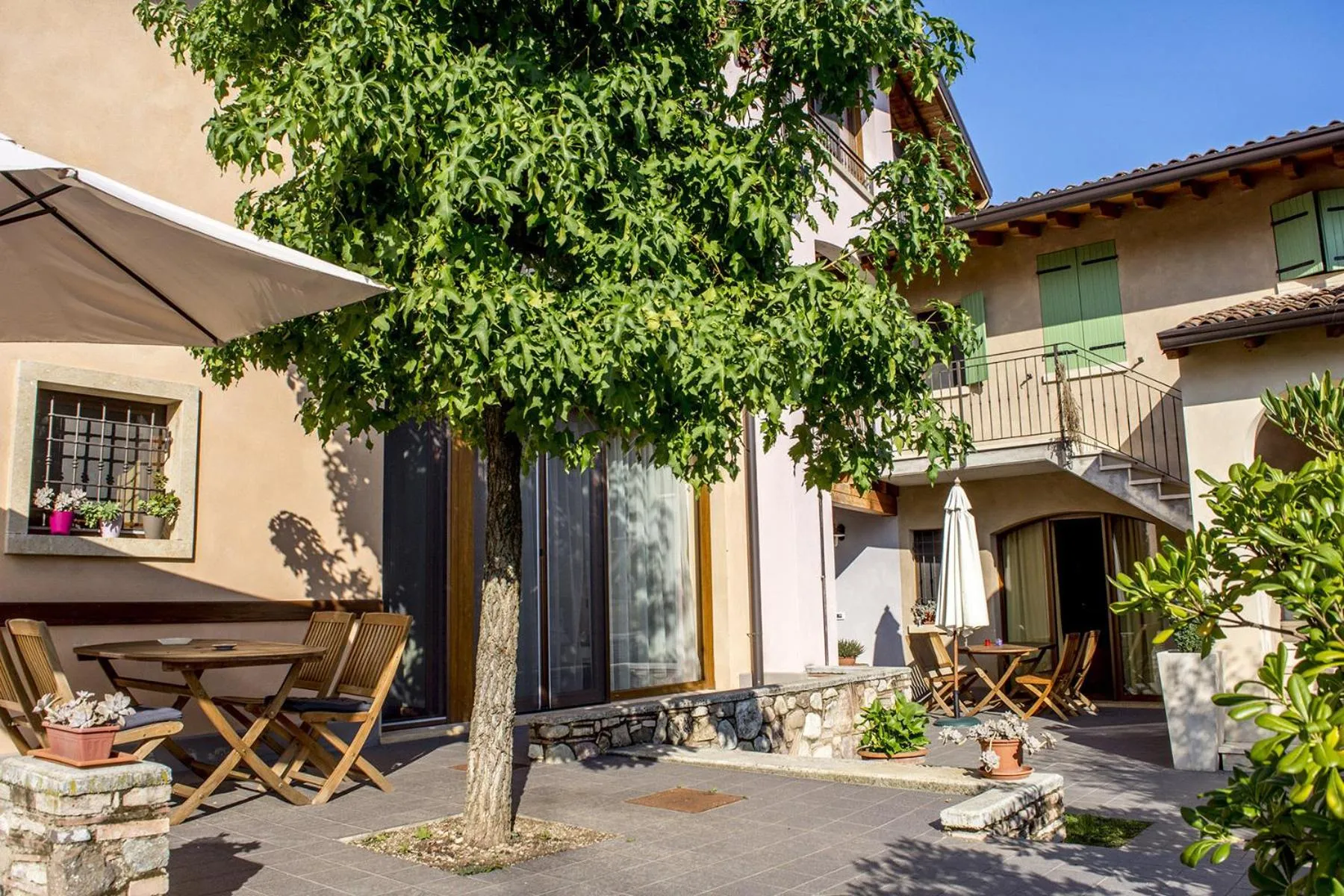 Property building in La Casa del Nonno