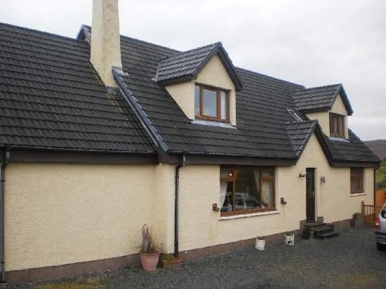 The Red Red Robin Cottage