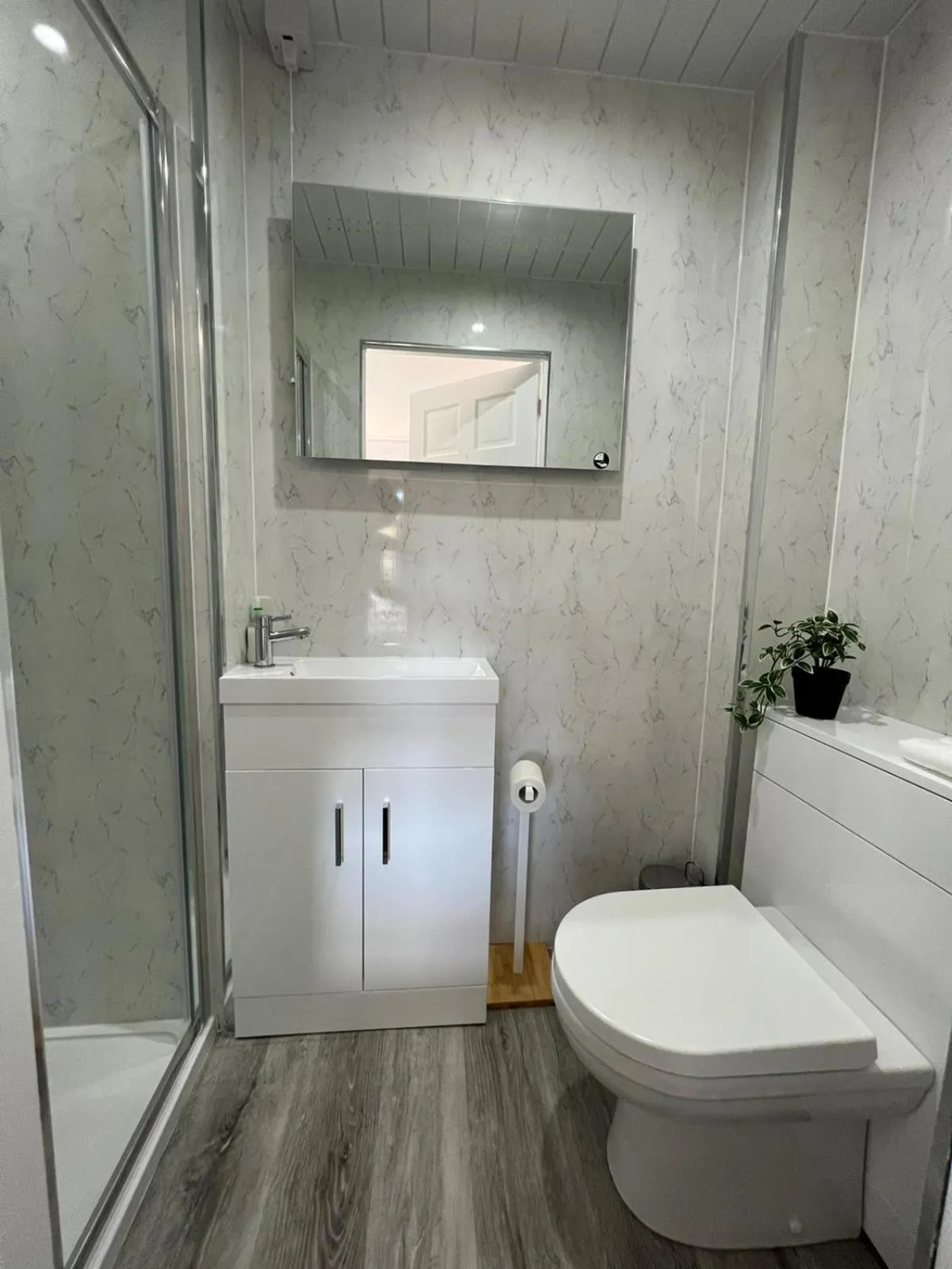 The Red Red Robin Cottage