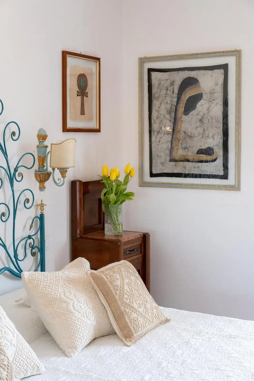 Decorative detail, Bed in Hotel Su Barchile Decorative detail, Bed in Hotel Su Barchile