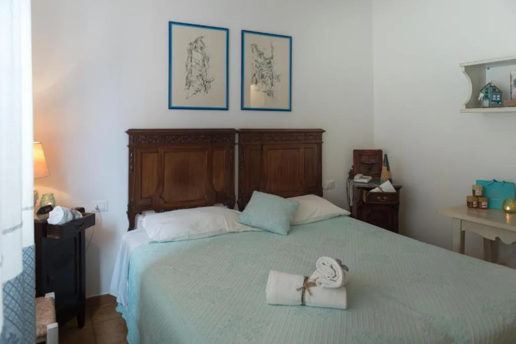 Bed in Hotel Su Barchile