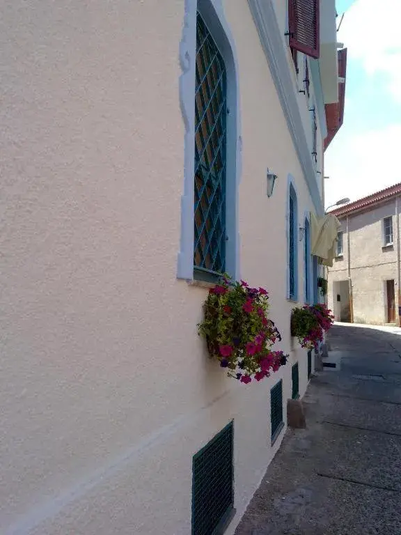 Property building in Hotel Su Barchile Property building in Hotel Su Barchile