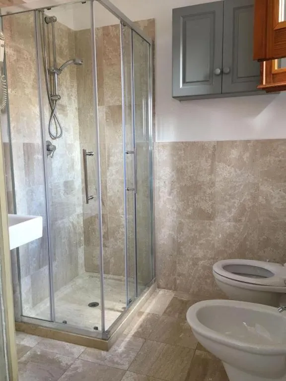 Bathroom in Hotel Su Barchile