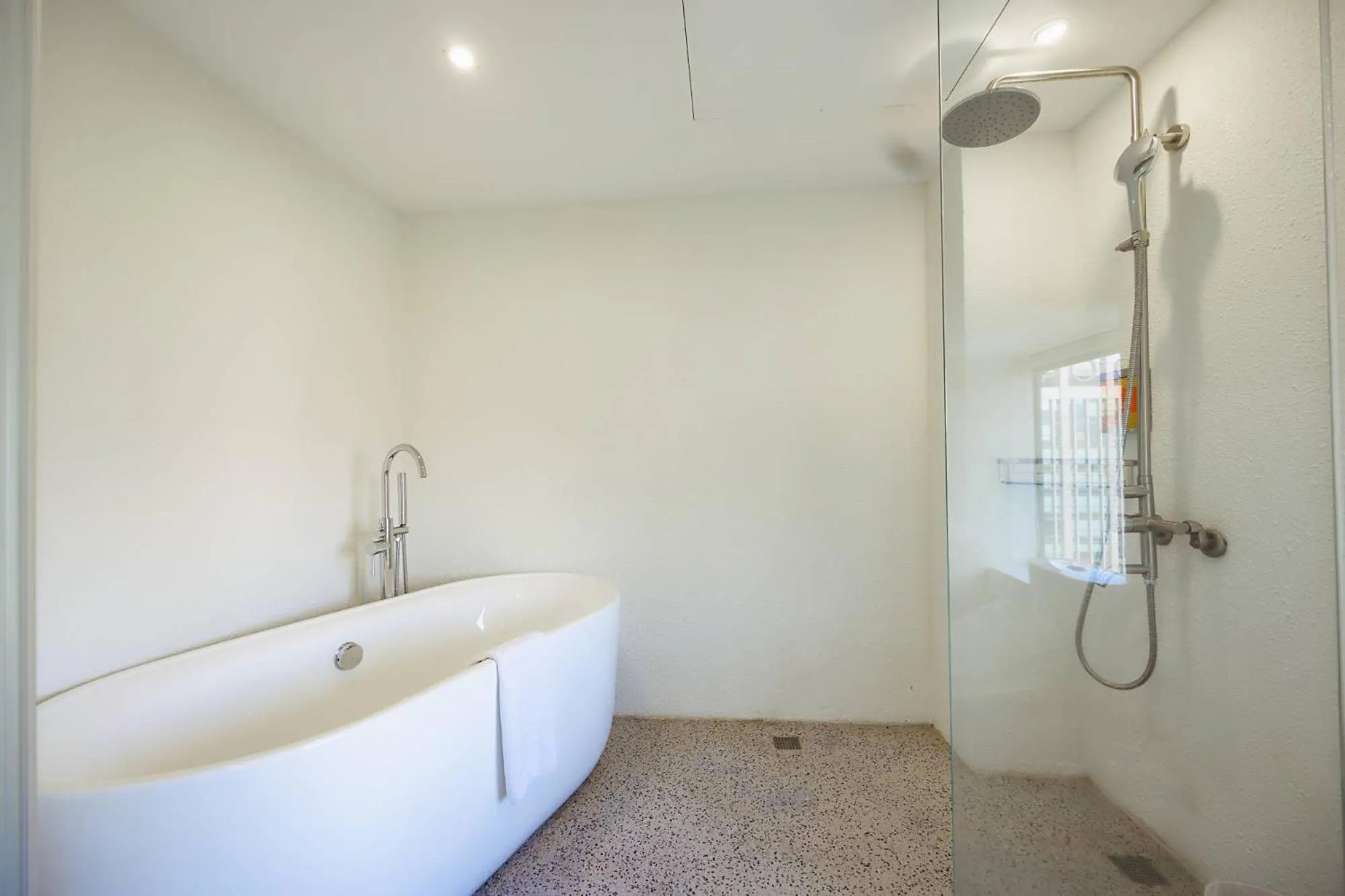 苓旅松山館 Lininn Tapei Arena