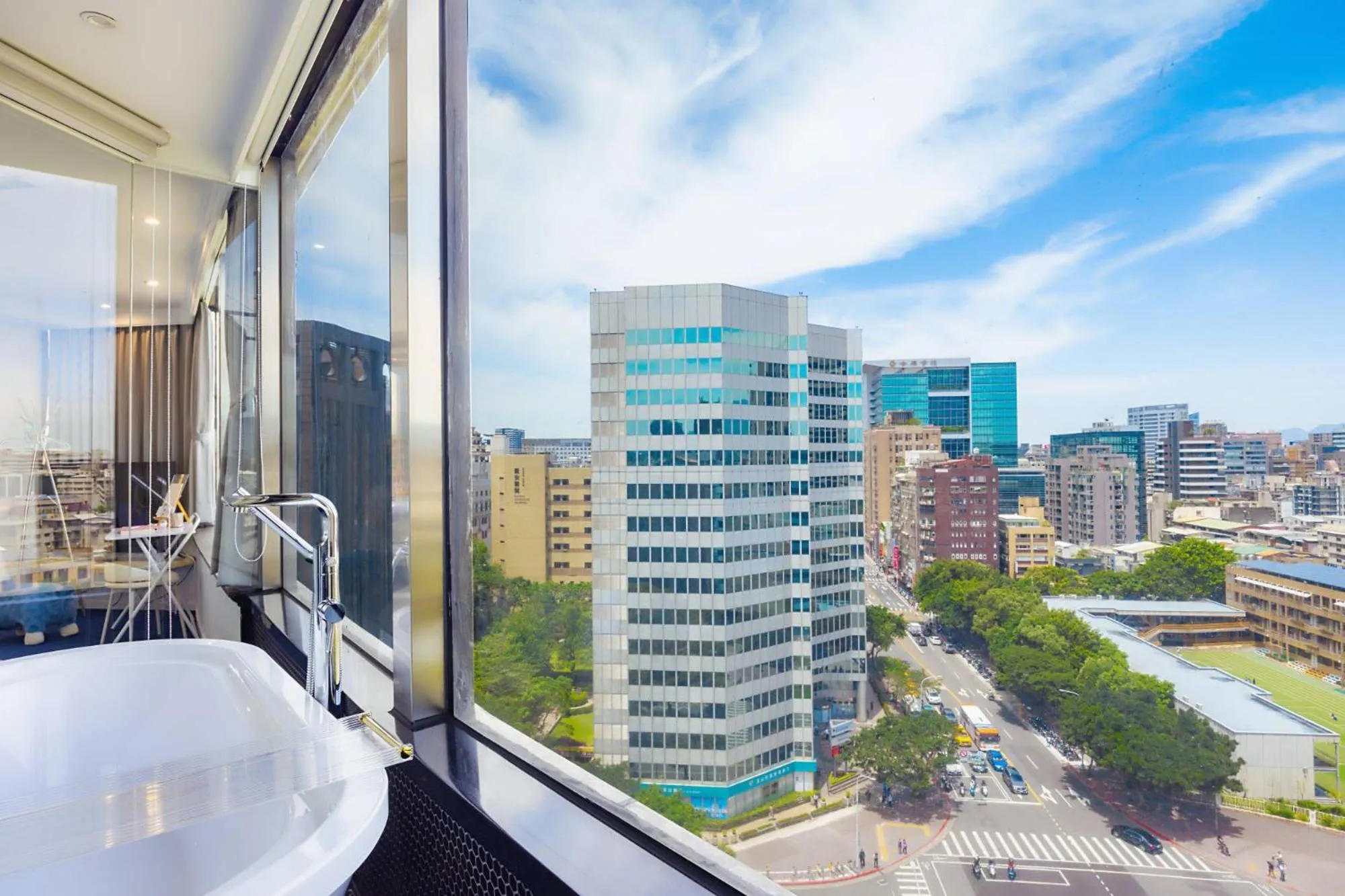City view in 苓旅松山館 Lininn Tapei Arena