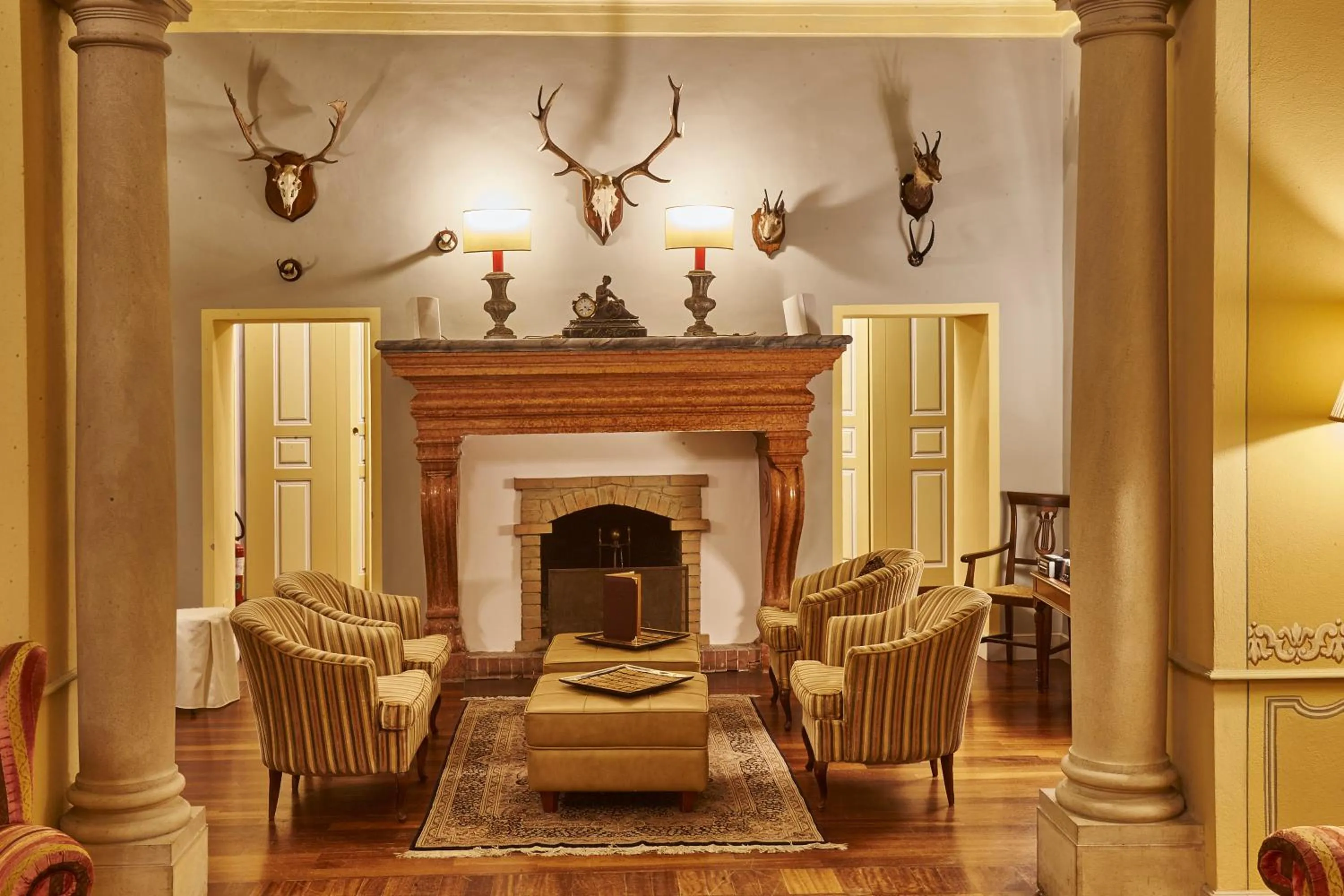 Decorative detail in Sina Villa Matilde