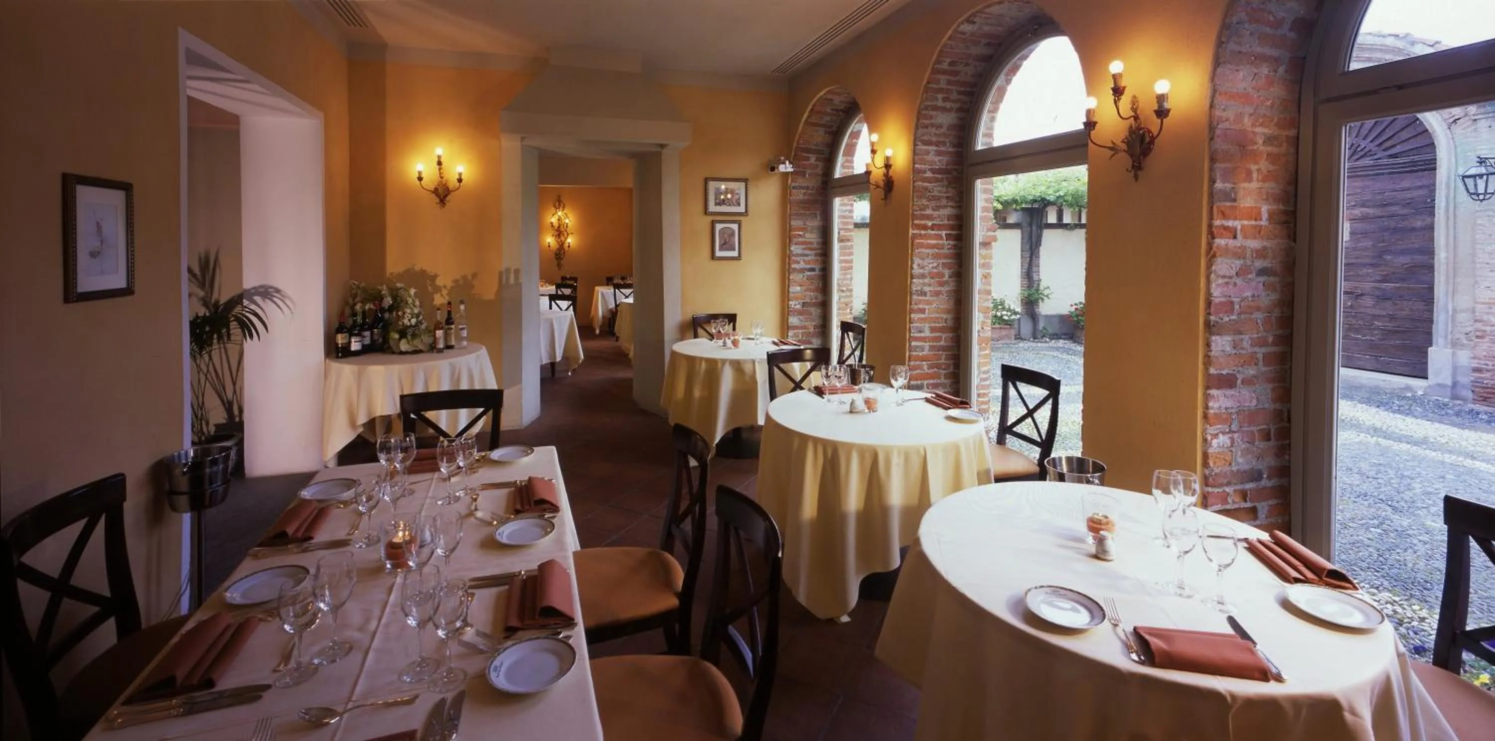 Restaurant/places to eat in Sina Villa Matilde