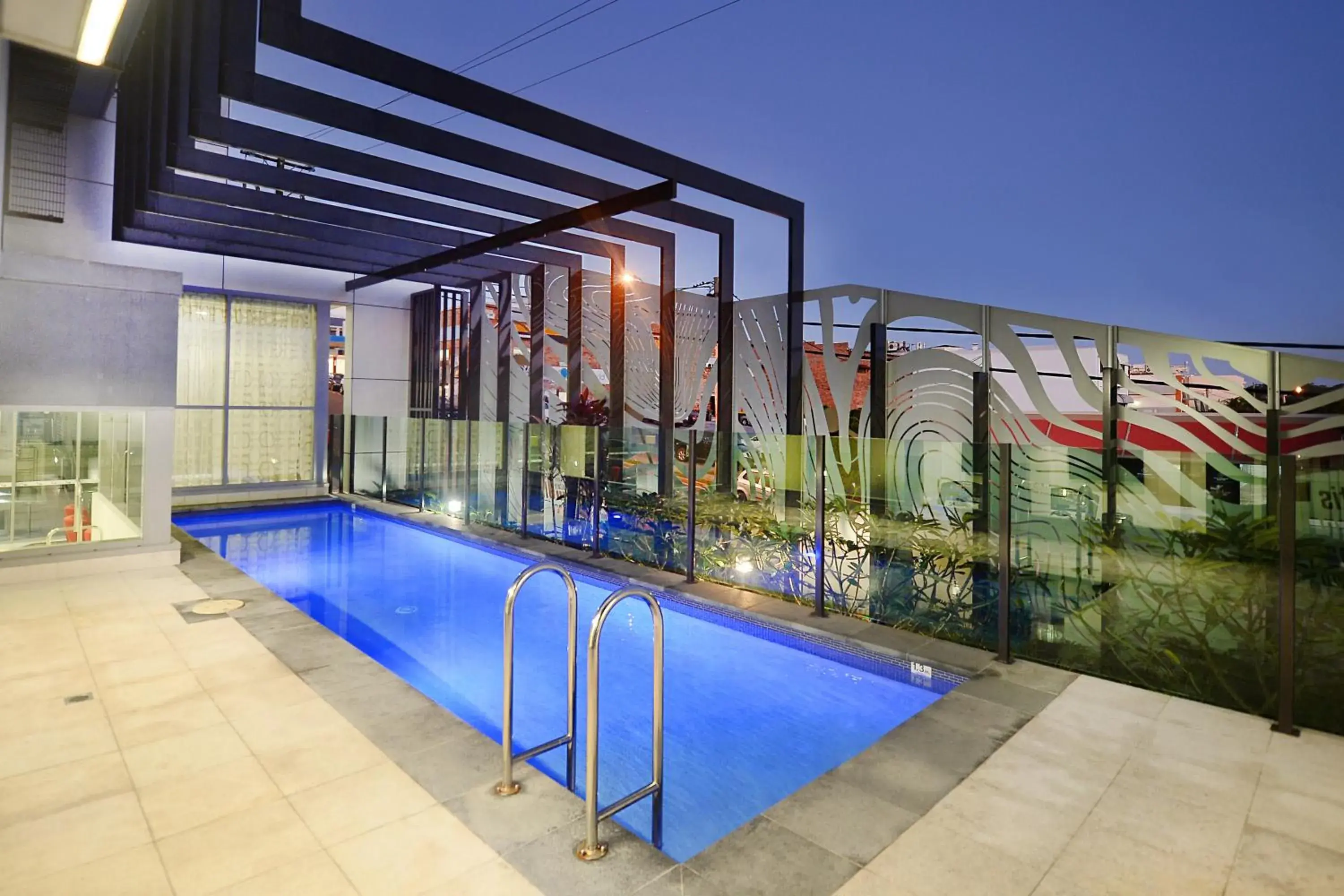 Swimming pool in Oaks Gladstone Grand Hotel Swimming pool in Oaks Gladstone Grand Hotel