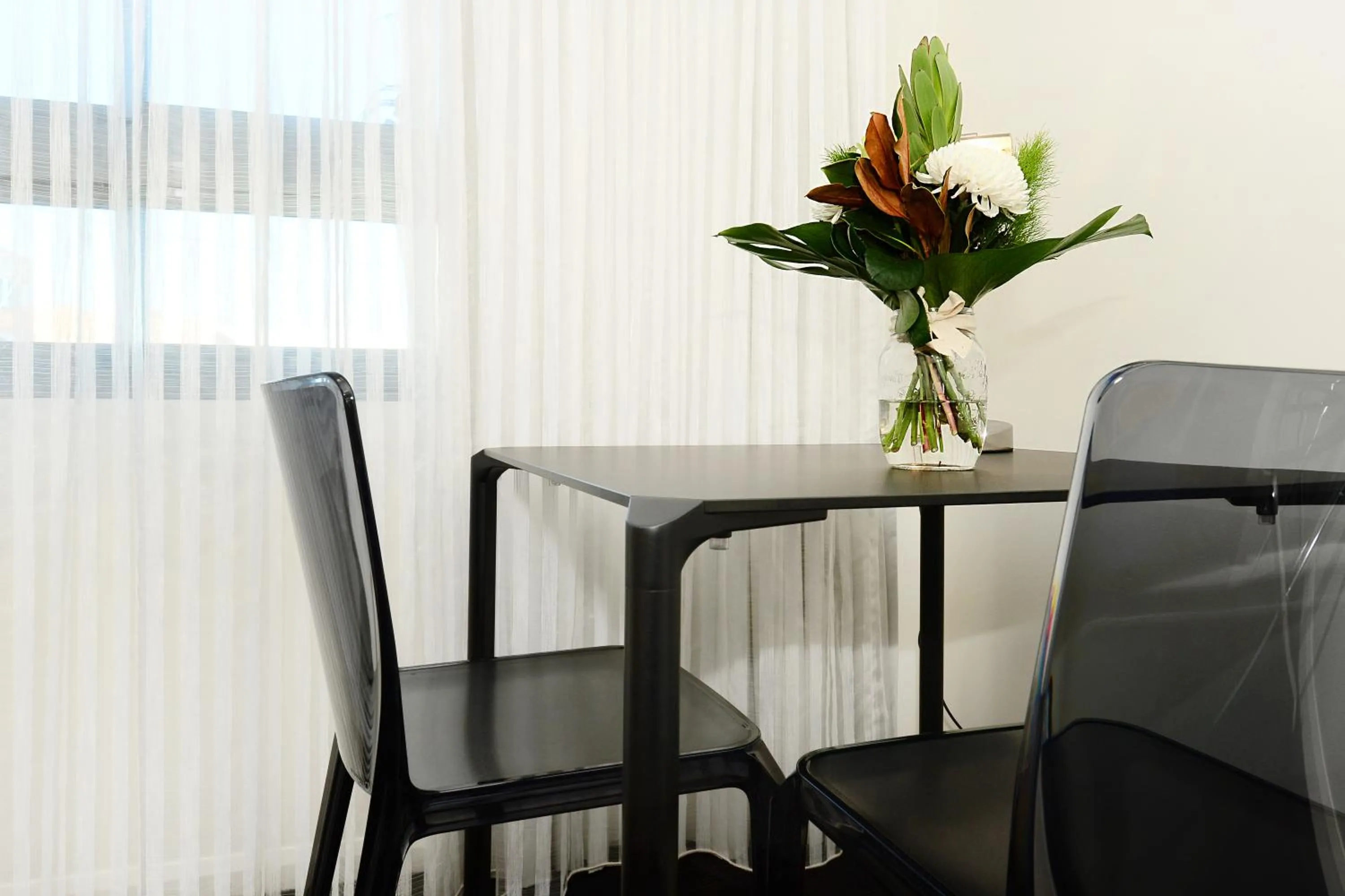 Dining area in Oaks Gladstone Grand Hotel