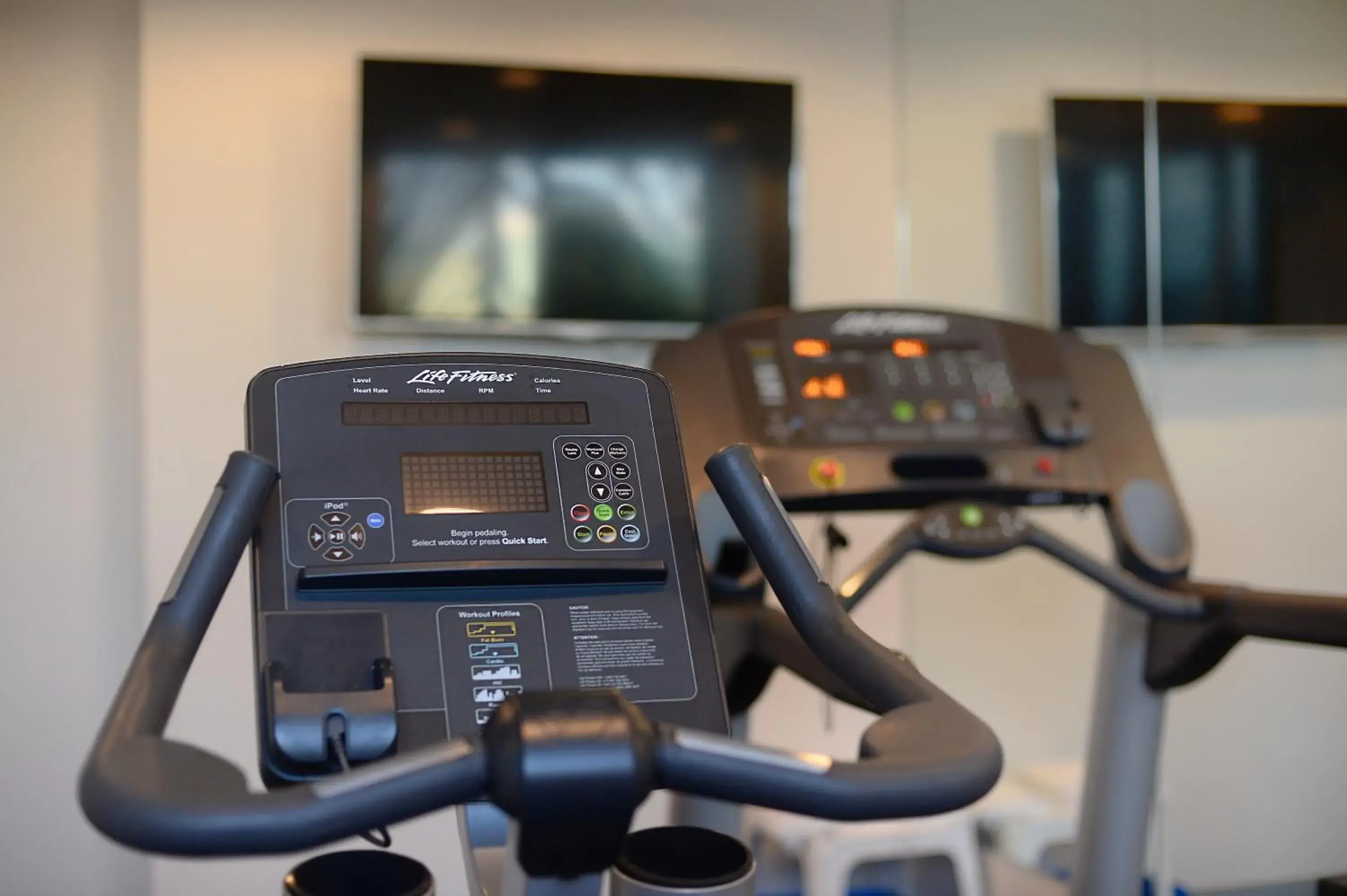 Fitness centre/facilities in Oaks Gladstone Grand Hotel Fitness centre/facilities in Oaks Gladstone Grand Hotel