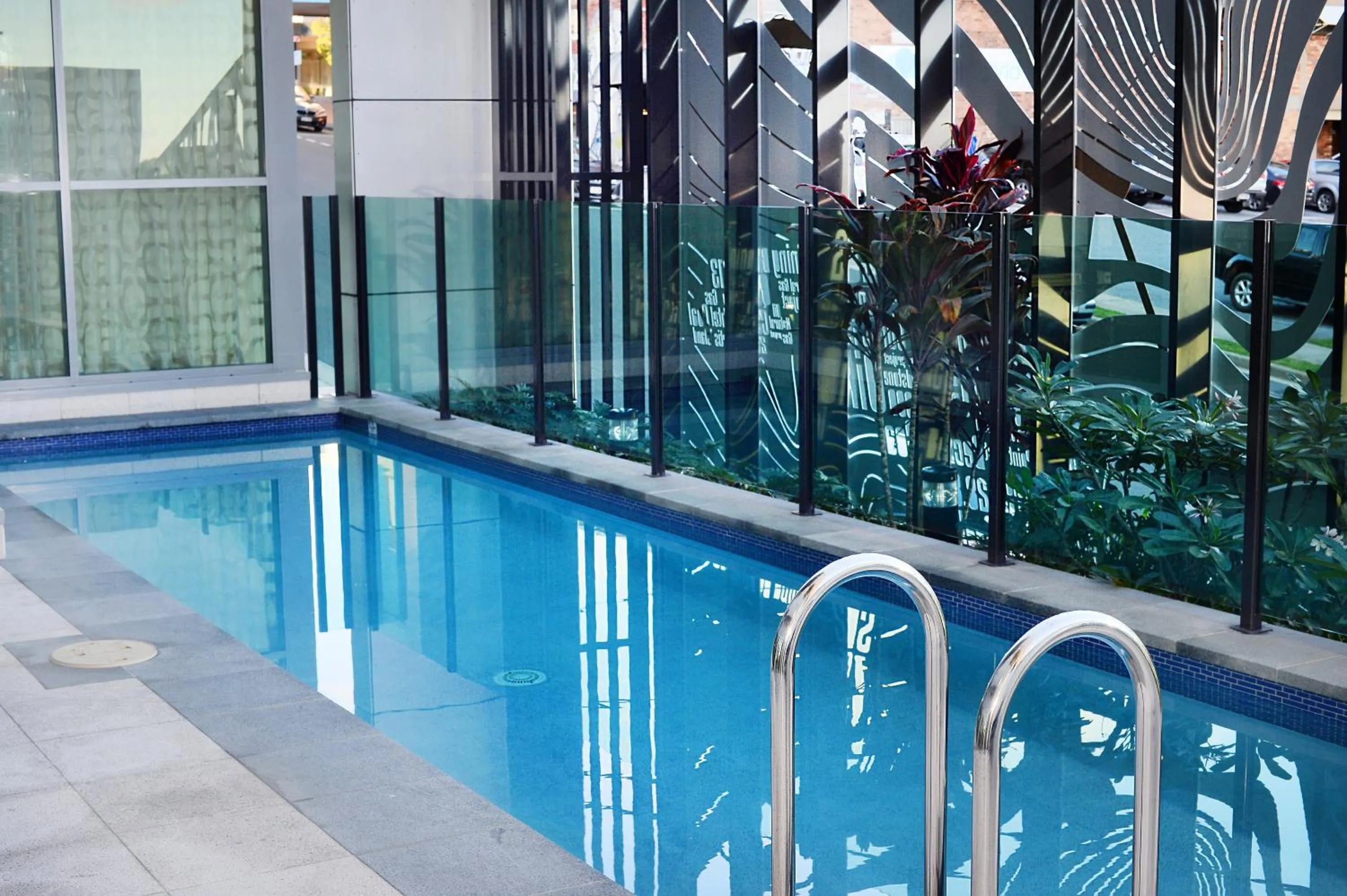 Swimming pool in Oaks Gladstone Grand Hotel